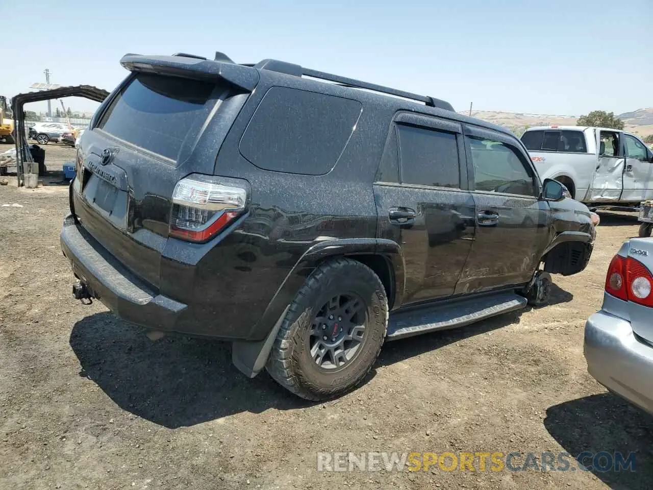 3 Photograph of a damaged car JTEHU5JR1M5881409 TOYOTA 4RUNNER 2021