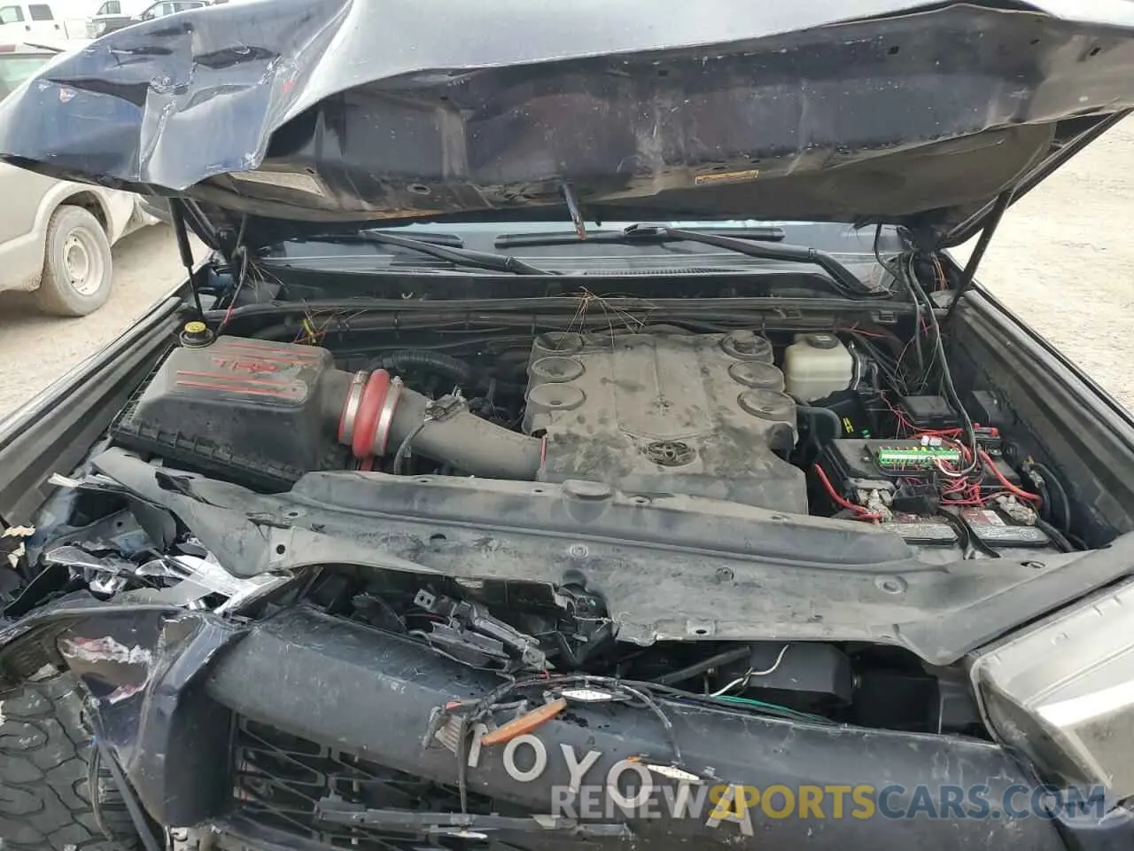 13 Photograph of a damaged car JTEHU5JR2M5916913 TOYOTA 4RUNNER 2021