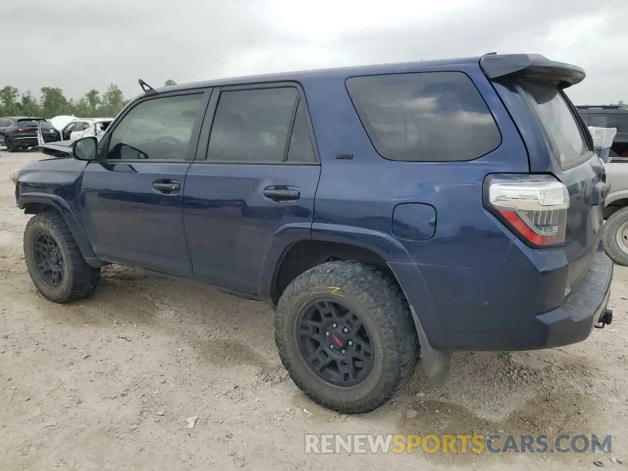 2 Photograph of a damaged car JTEHU5JR2M5916913 TOYOTA 4RUNNER 2021