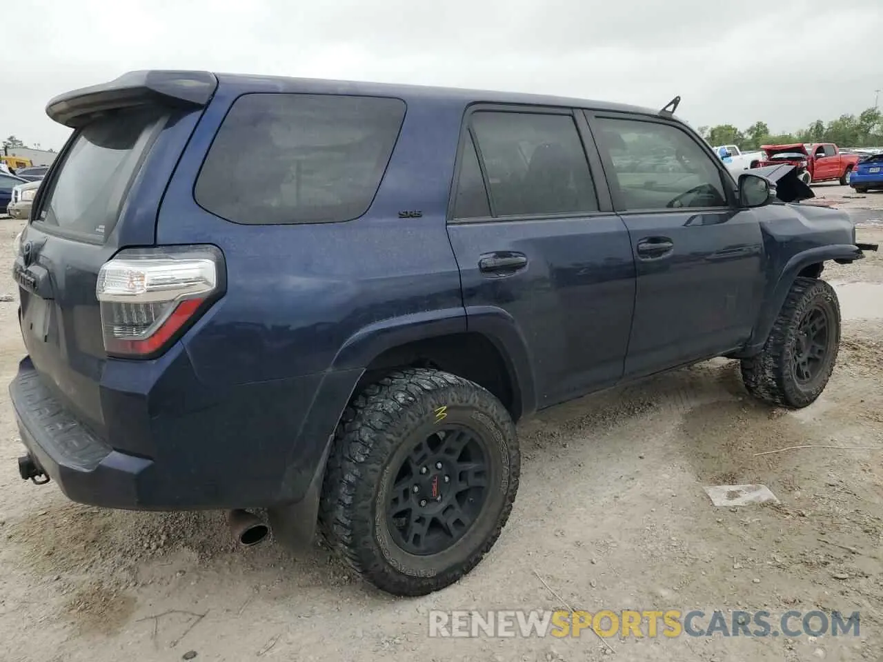 3 Photograph of a damaged car JTEHU5JR2M5916913 TOYOTA 4RUNNER 2021