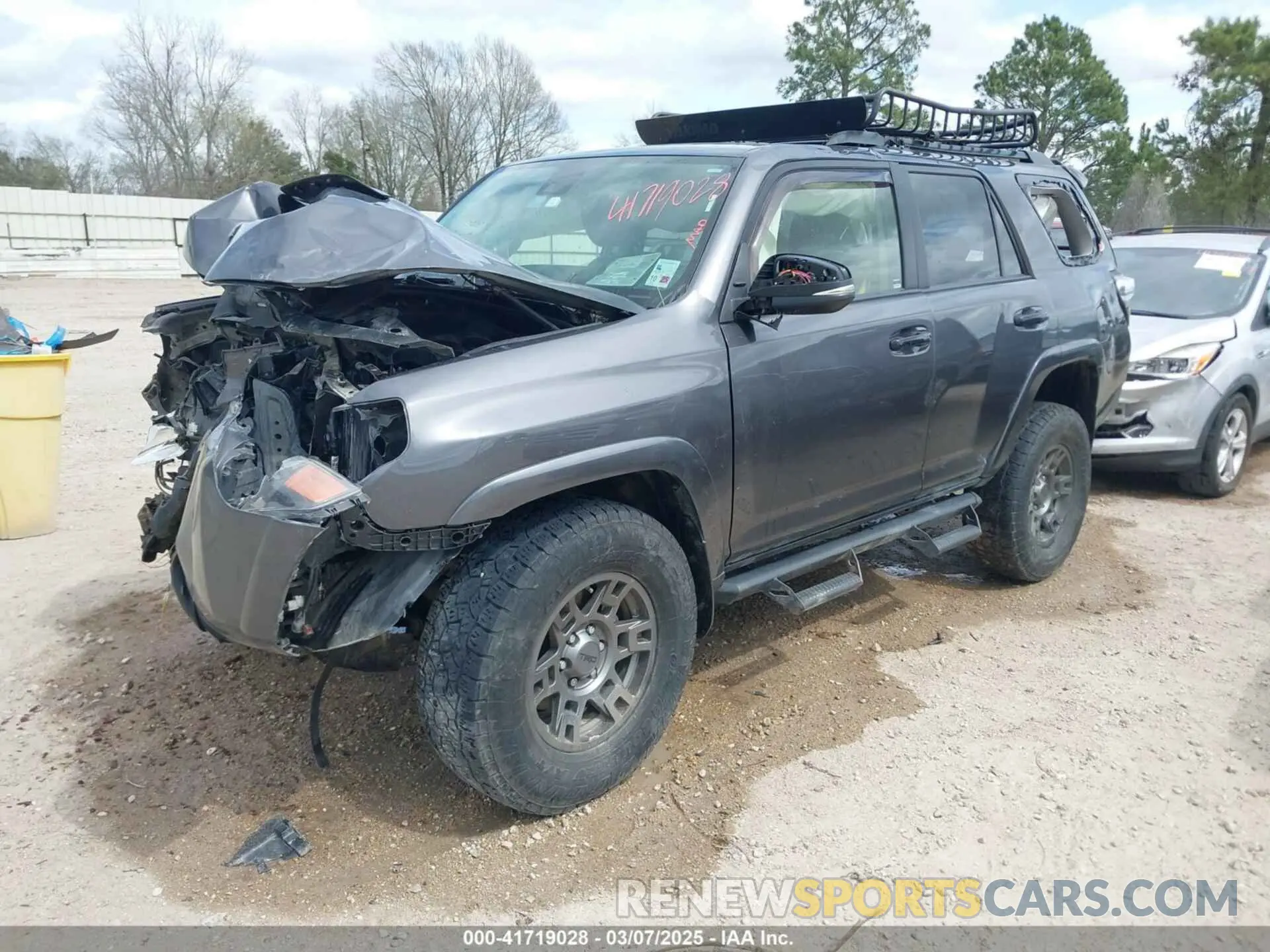 2 Photograph of a damaged car JTEHU5JR3M5845060 TOYOTA 4RUNNER 2021