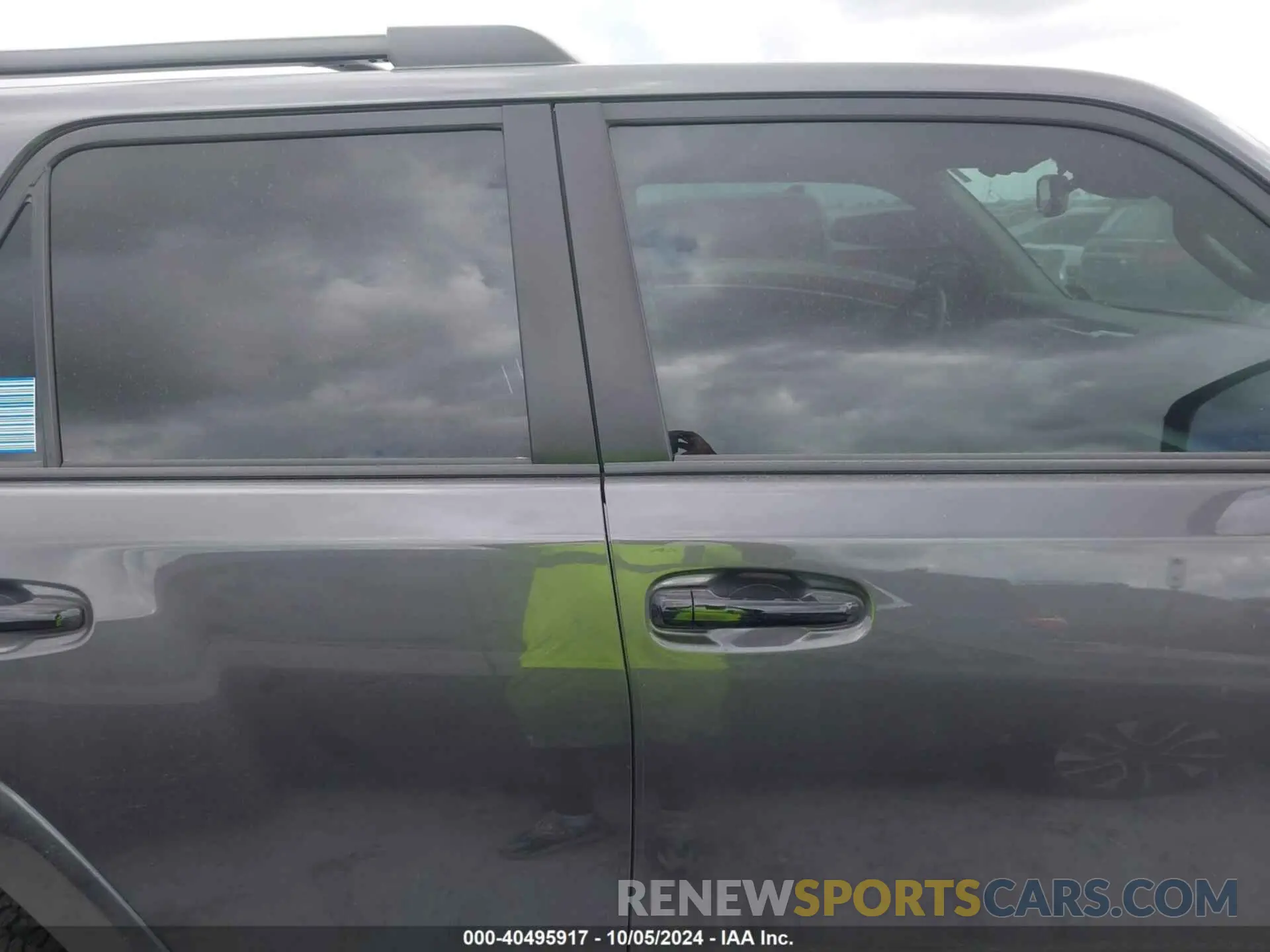 13 Photograph of a damaged car JTEHU5JR3M5873764 TOYOTA 4RUNNER 2021