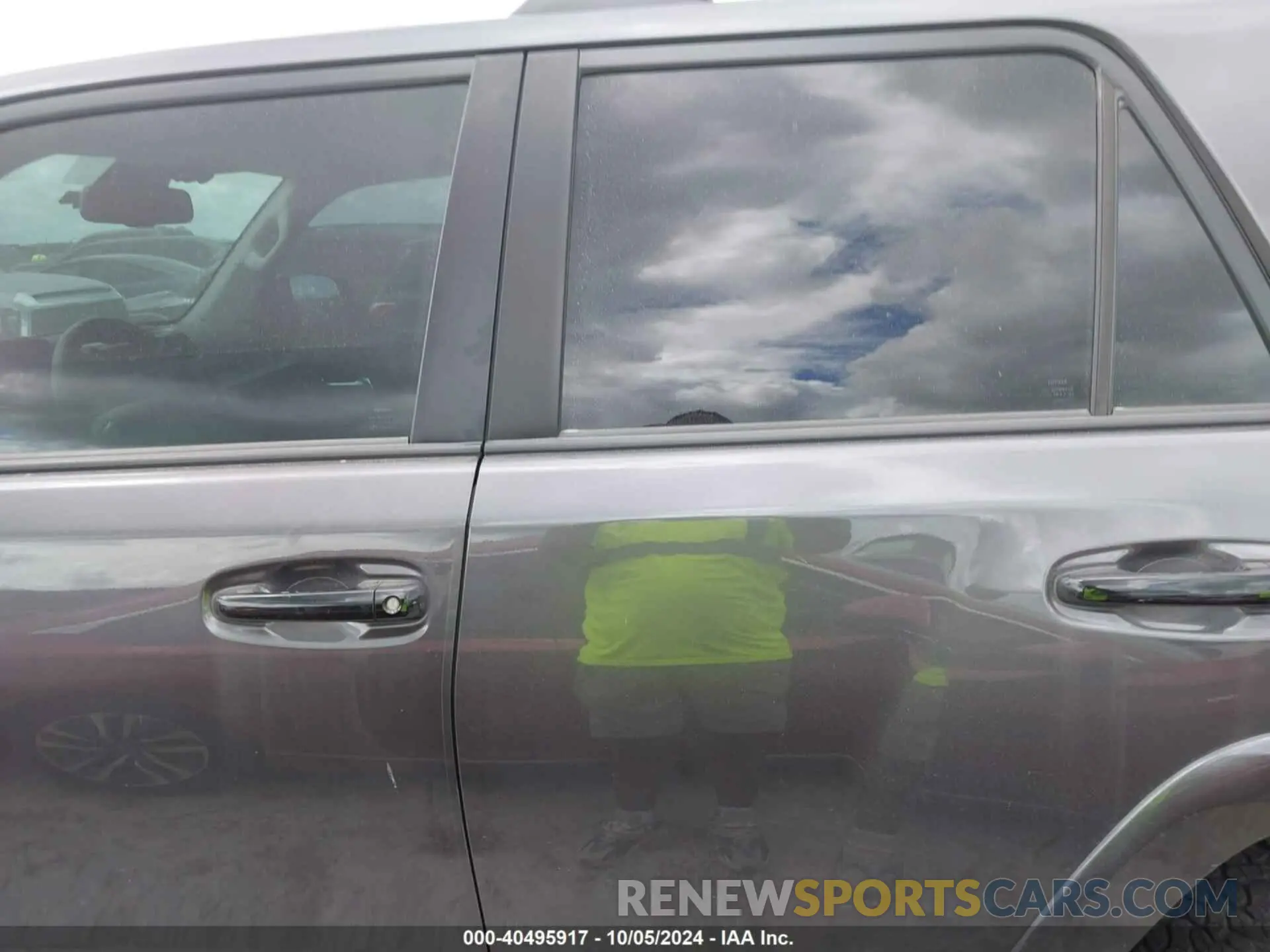14 Photograph of a damaged car JTEHU5JR3M5873764 TOYOTA 4RUNNER 2021