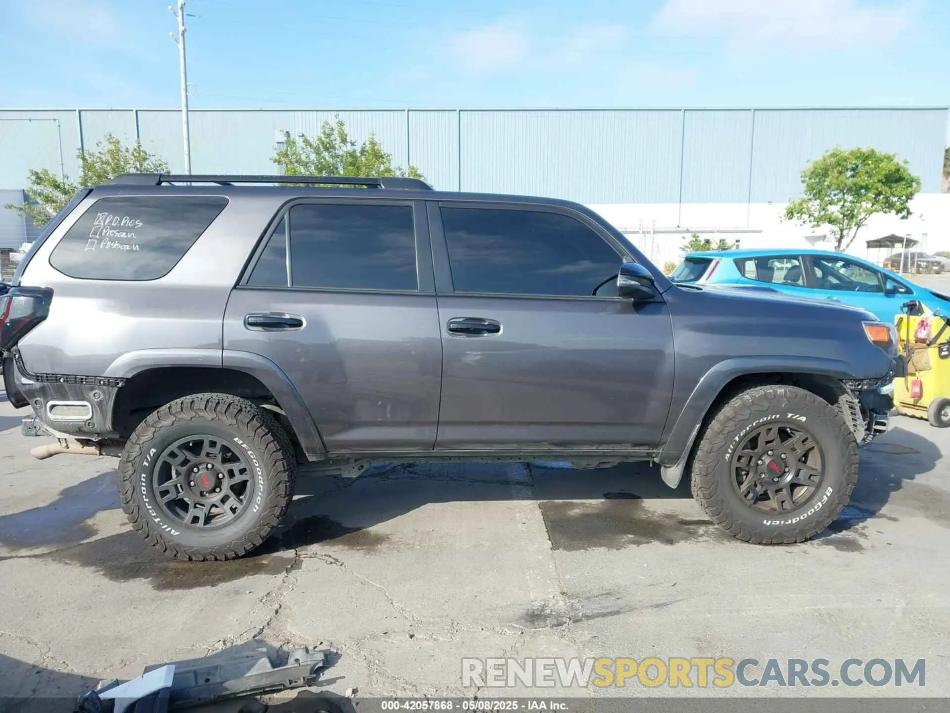 14 Photograph of a damaged car JTEHU5JR4M5894039 TOYOTA 4RUNNER 2021