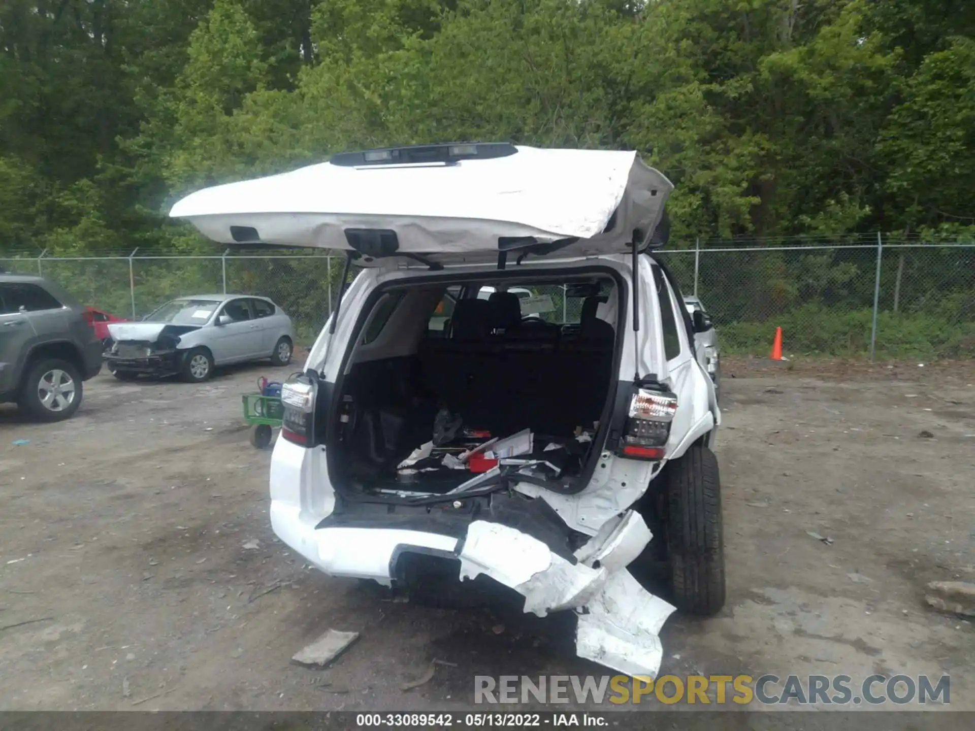 6 Photograph of a damaged car JTEHU5JR5M5965006 TOYOTA 4RUNNER 2021