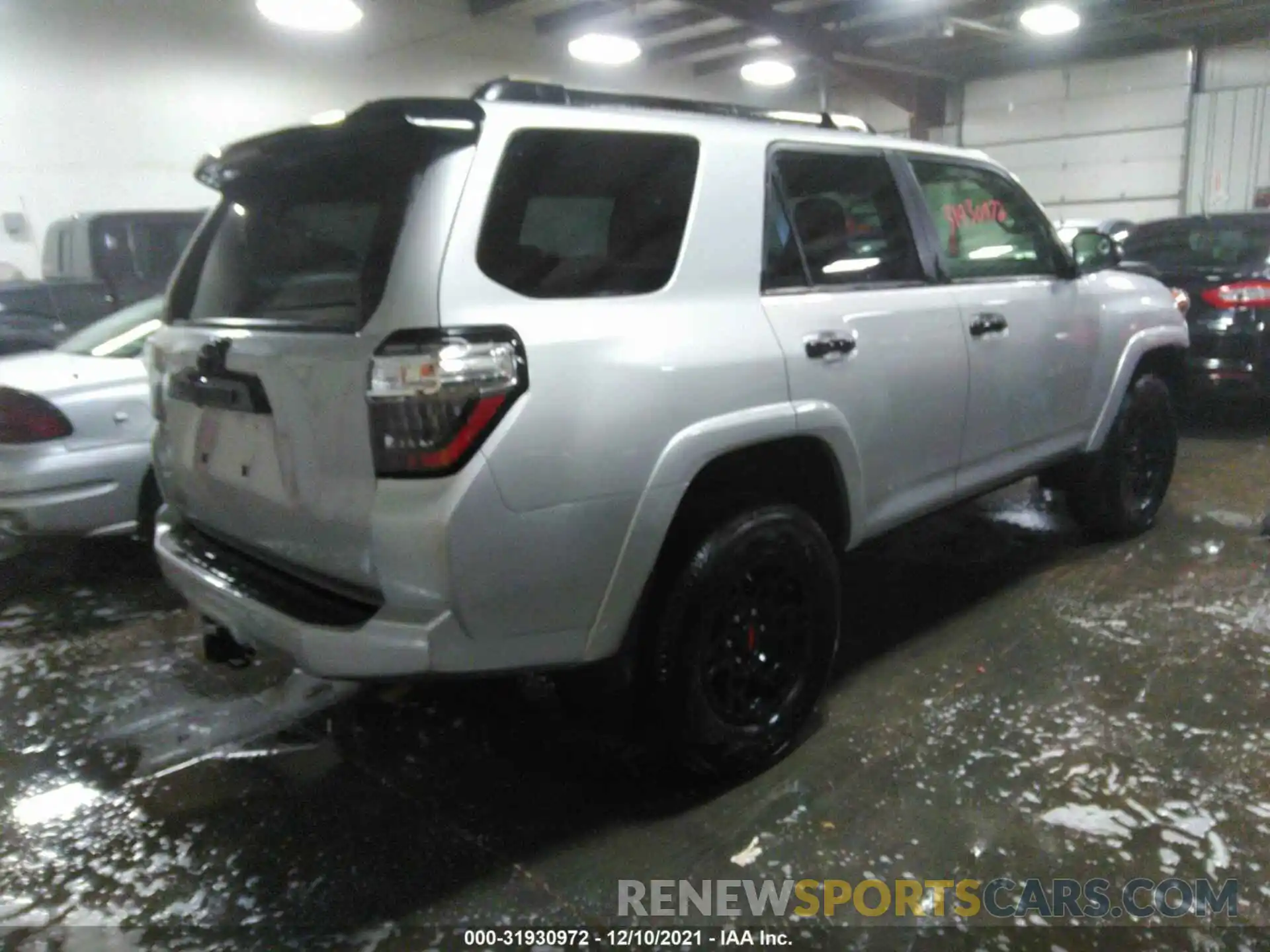 4 Photograph of a damaged car JTEHU5JR7M5926918 TOYOTA 4RUNNER 2021