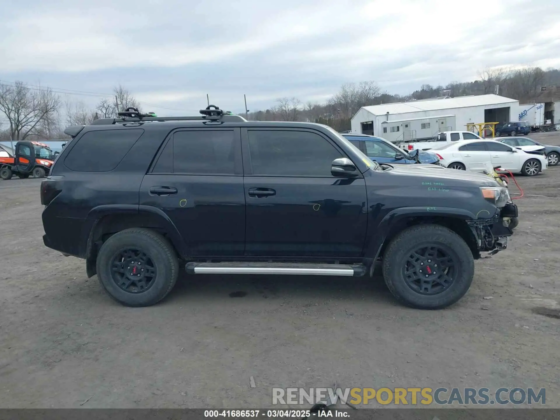 13 Photograph of a damaged car JTEHU5JRXM5969553 TOYOTA 4RUNNER 2021