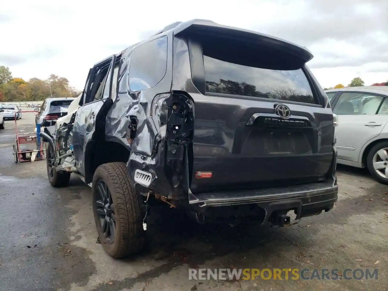 3 Photograph of a damaged car JTEJU5JR3M5892641 TOYOTA 4RUNNER 2021