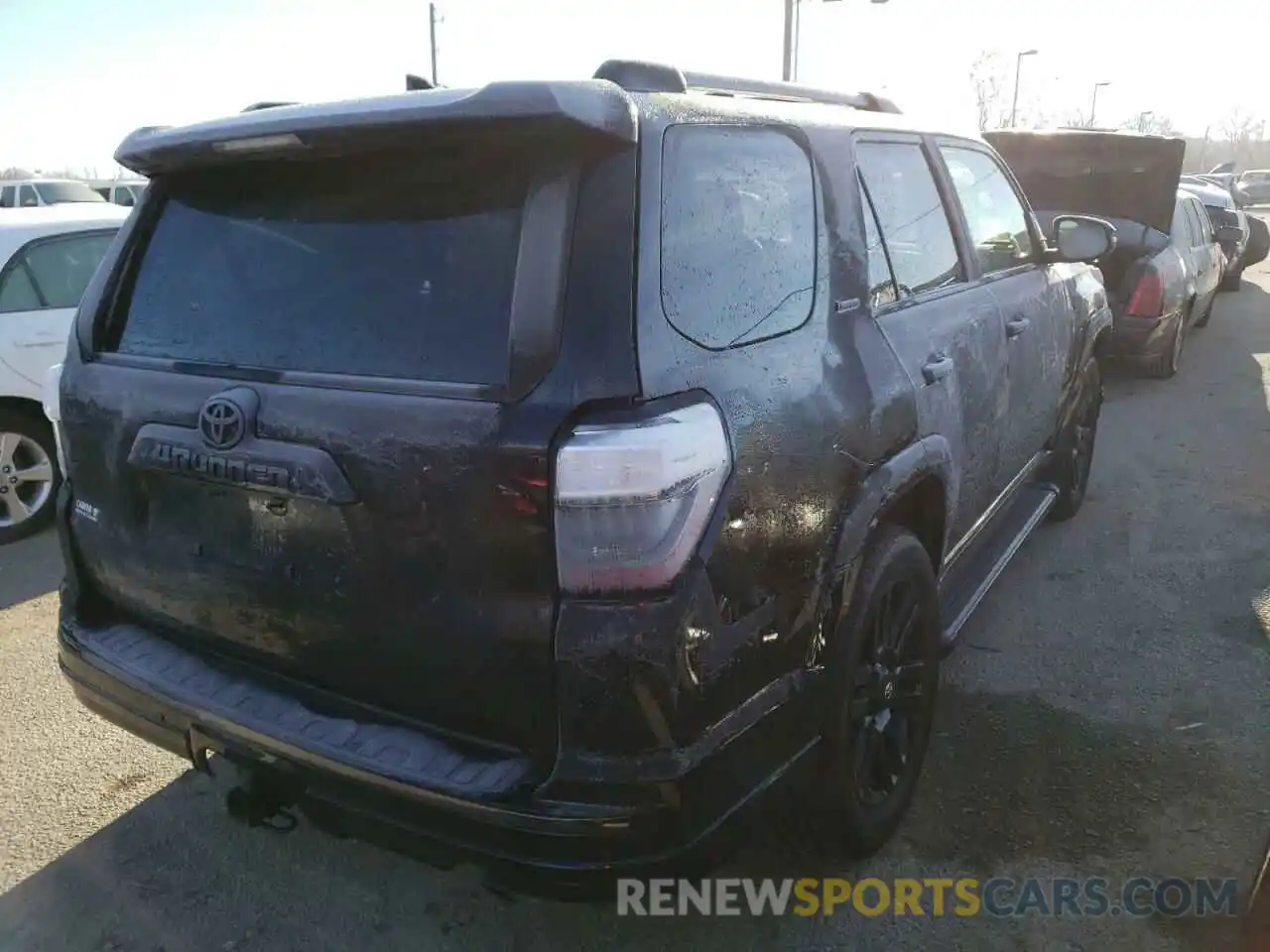 4 Photograph of a damaged car JTEJU5JR5M5871631 TOYOTA 4RUNNER 2021