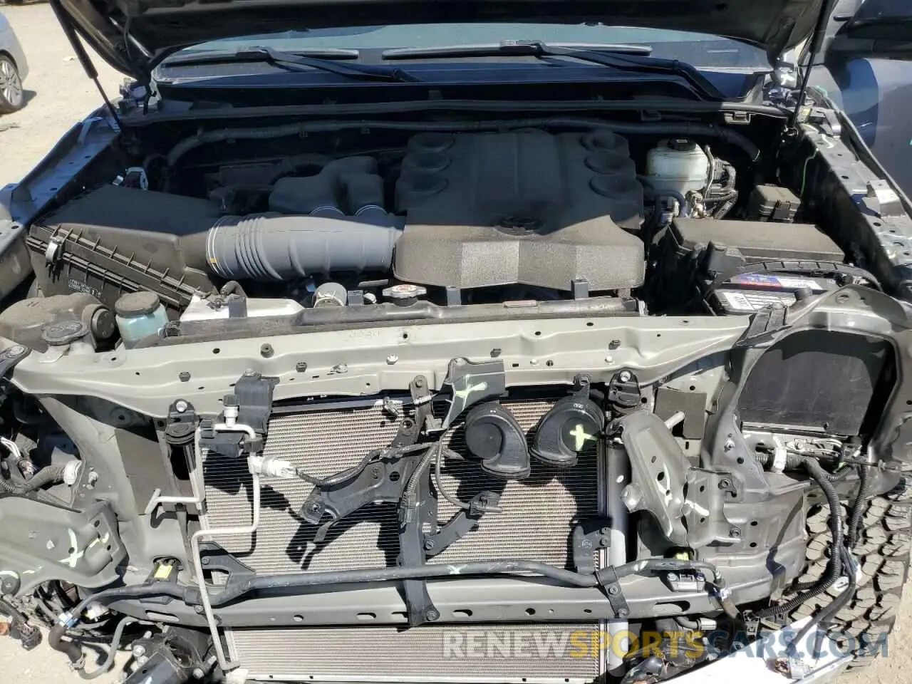 12 Photograph of a damaged car JTEJU5JR5M5963970 TOYOTA 4RUNNER 2021