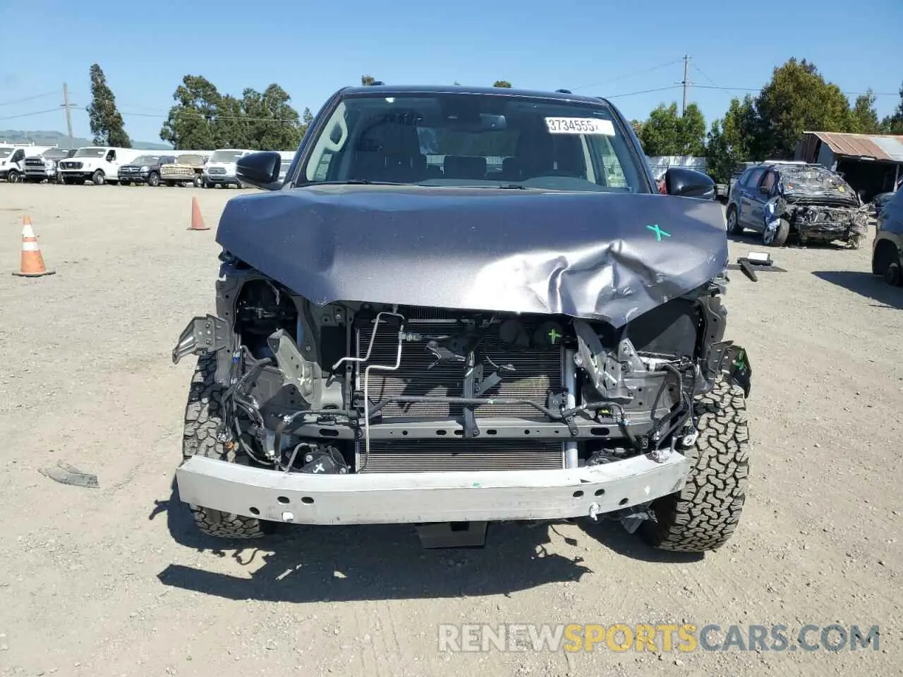 5 Photograph of a damaged car JTEJU5JR5M5963970 TOYOTA 4RUNNER 2021
