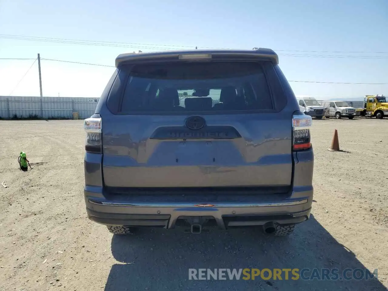 6 Photograph of a damaged car JTEJU5JR5M5963970 TOYOTA 4RUNNER 2021