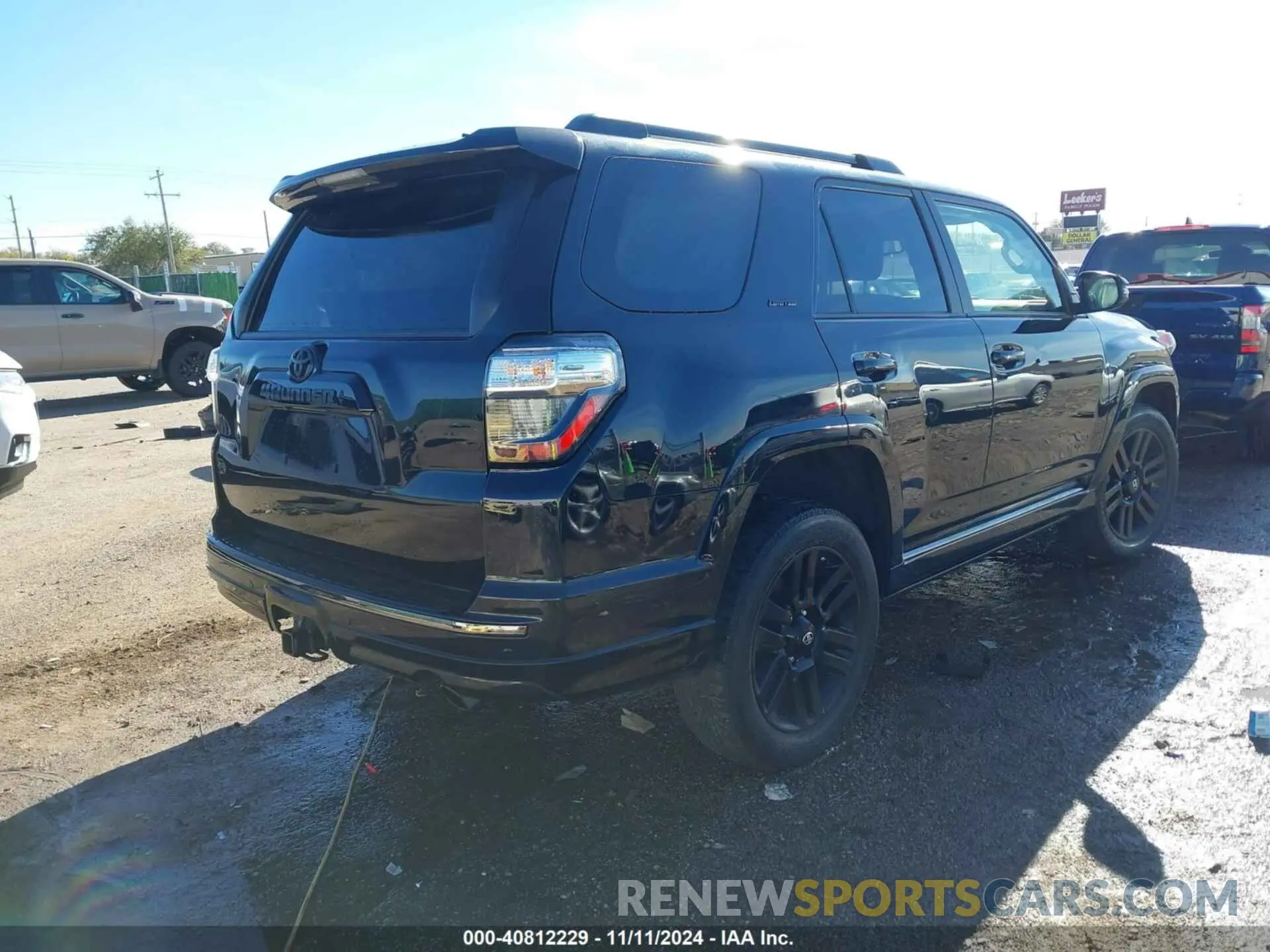 4 Photograph of a damaged car JTEJU5JR6M5882086 TOYOTA 4RUNNER 2021