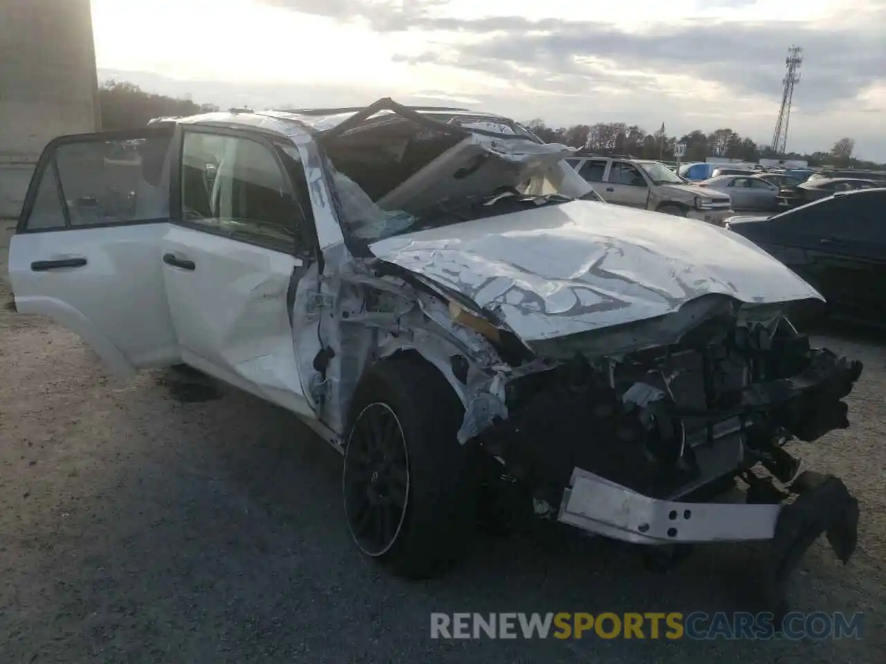 1 Photograph of a damaged car JTEJU5JR7M5871646 TOYOTA 4RUNNER 2021