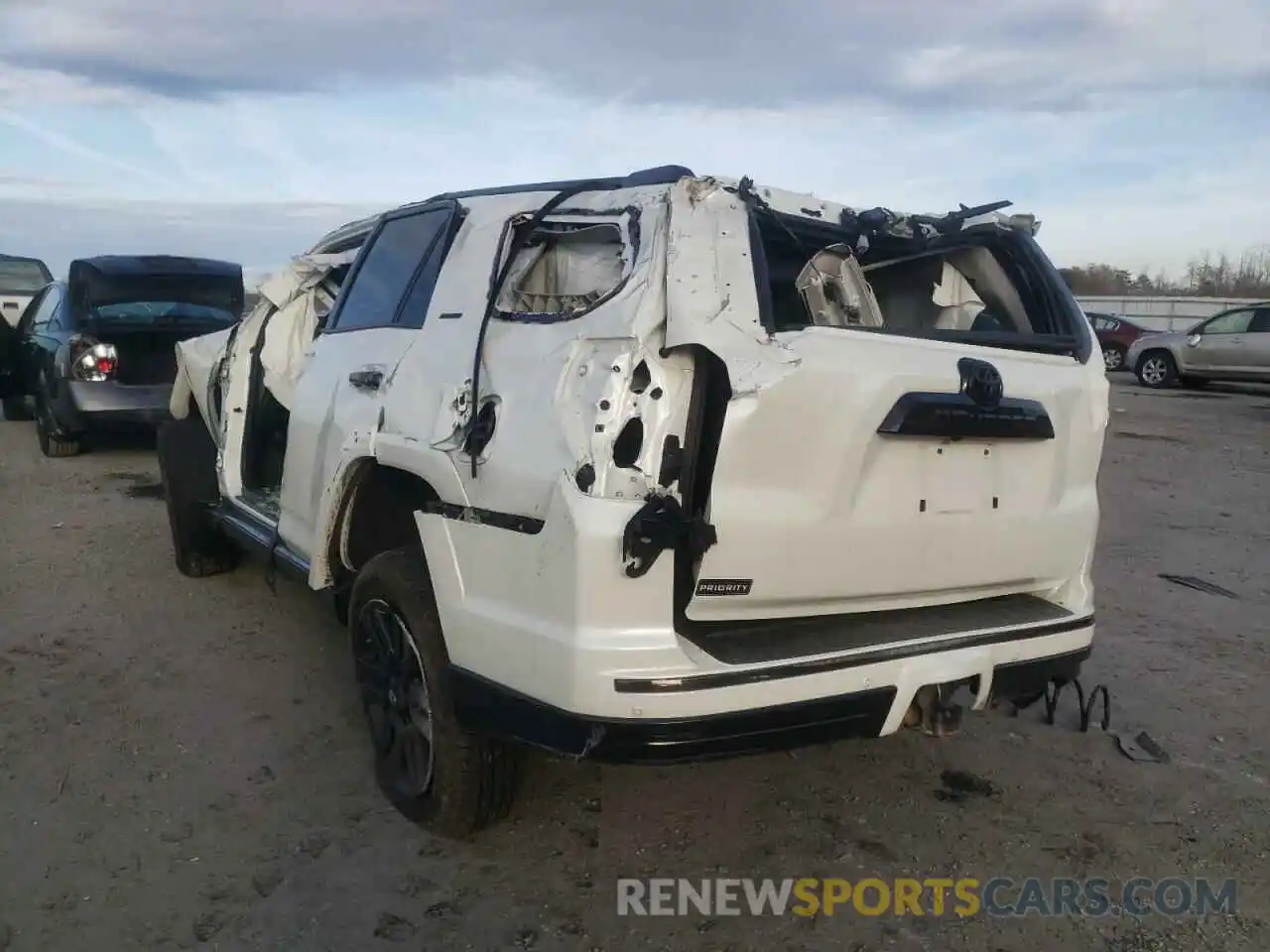 3 Photograph of a damaged car JTEJU5JR7M5871646 TOYOTA 4RUNNER 2021