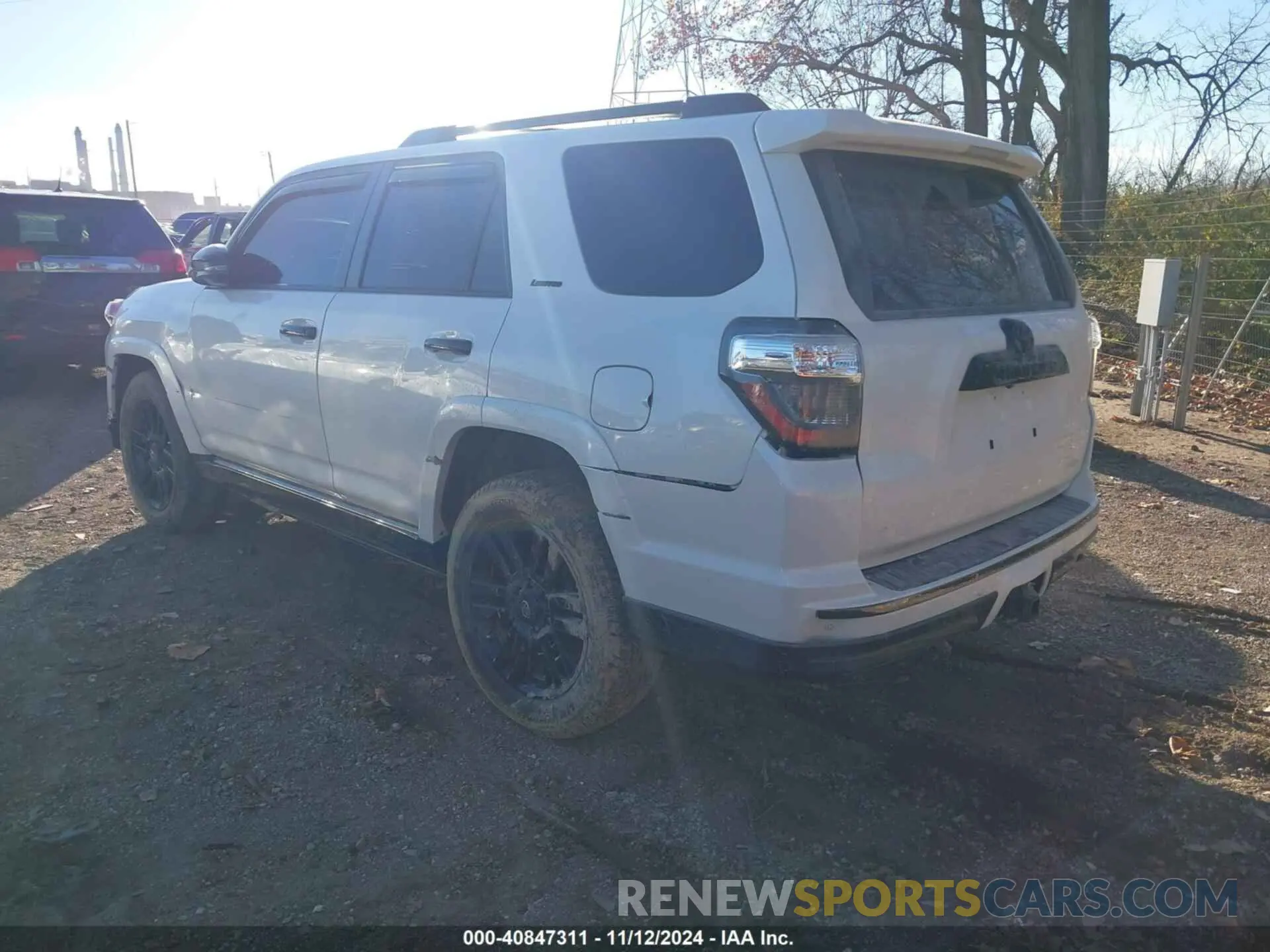 3 Photograph of a damaged car JTEJU5JR7M5912633 TOYOTA 4RUNNER 2021