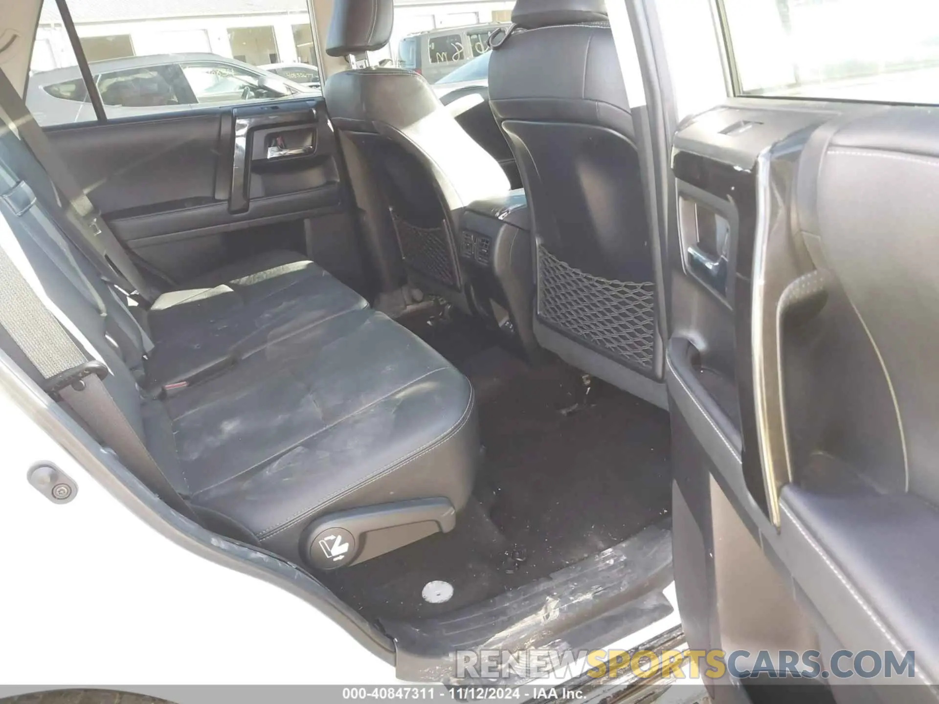 8 Photograph of a damaged car JTEJU5JR7M5912633 TOYOTA 4RUNNER 2021
