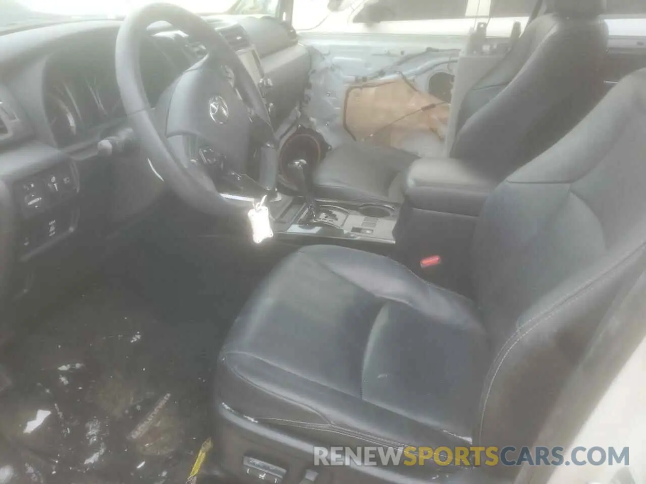 7 Photograph of a damaged car JTEJU5JR8M5843080 TOYOTA 4RUNNER 2021