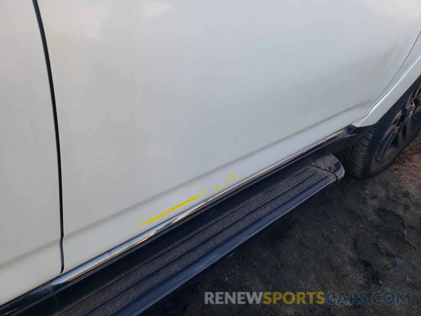 9 Photograph of a damaged car JTEJU5JR8M5870845 TOYOTA 4RUNNER 2021