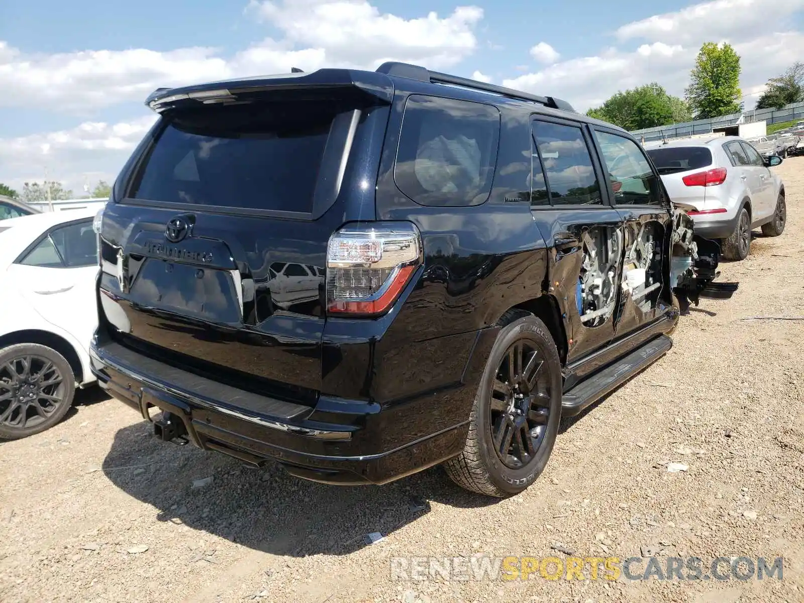 4 Photograph of a damaged car JTEJU5JR8M5914794 TOYOTA 4RUNNER 2021