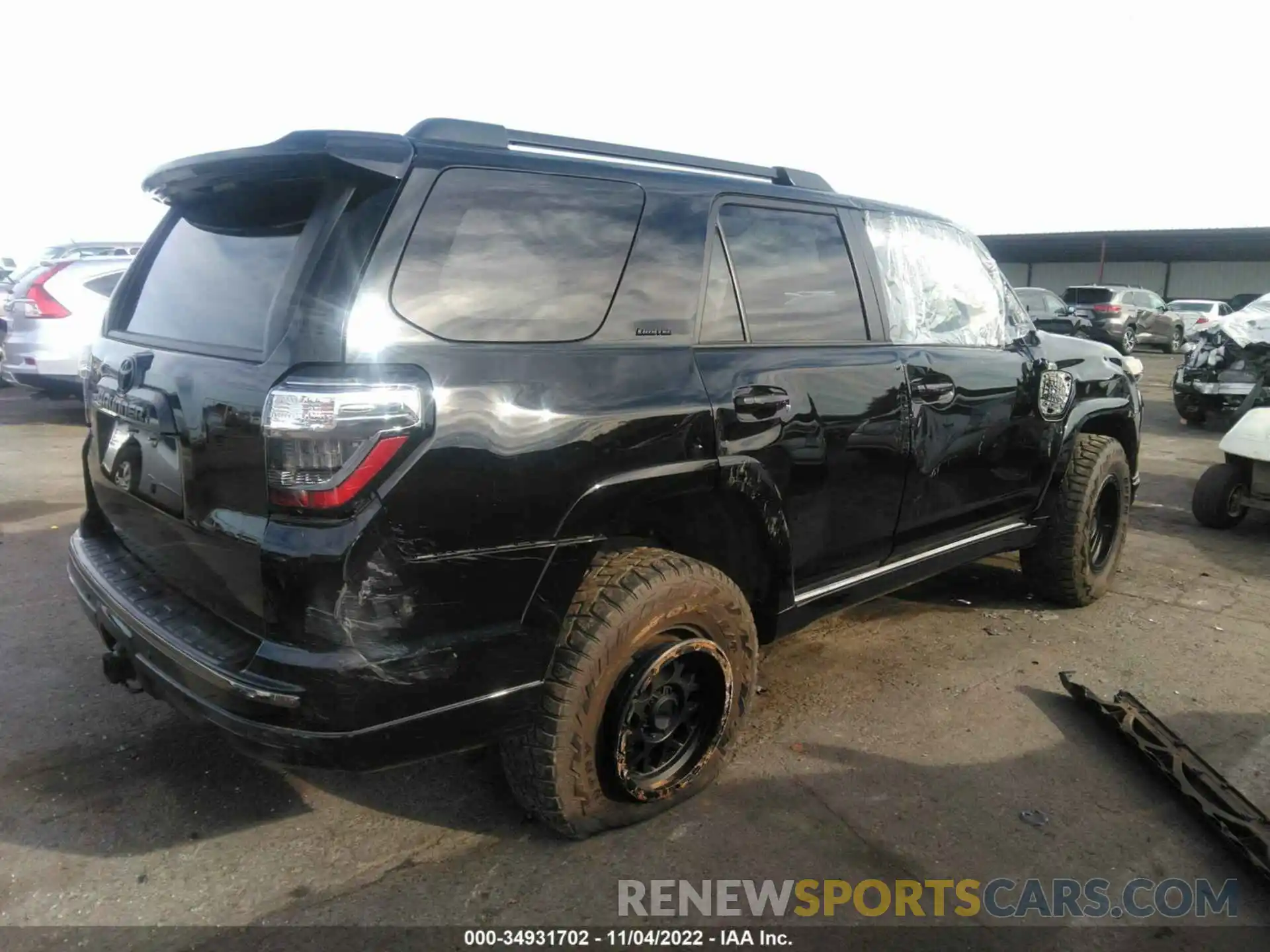 4 Photograph of a damaged car JTEJU5JR8M5945589 TOYOTA 4RUNNER 2021