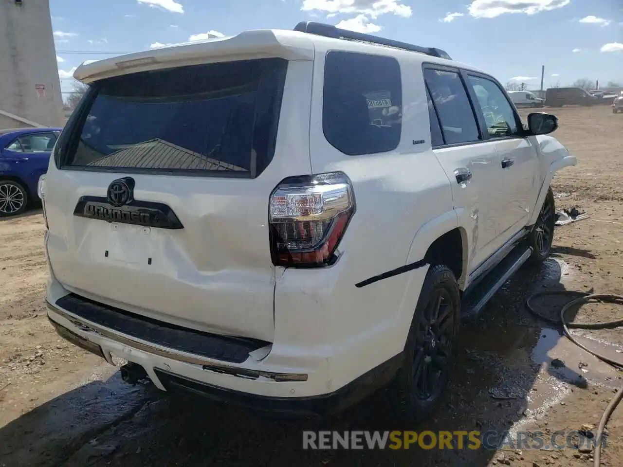 4 Photograph of a damaged car JTEJU5JR9M5968458 TOYOTA 4RUNNER 2021