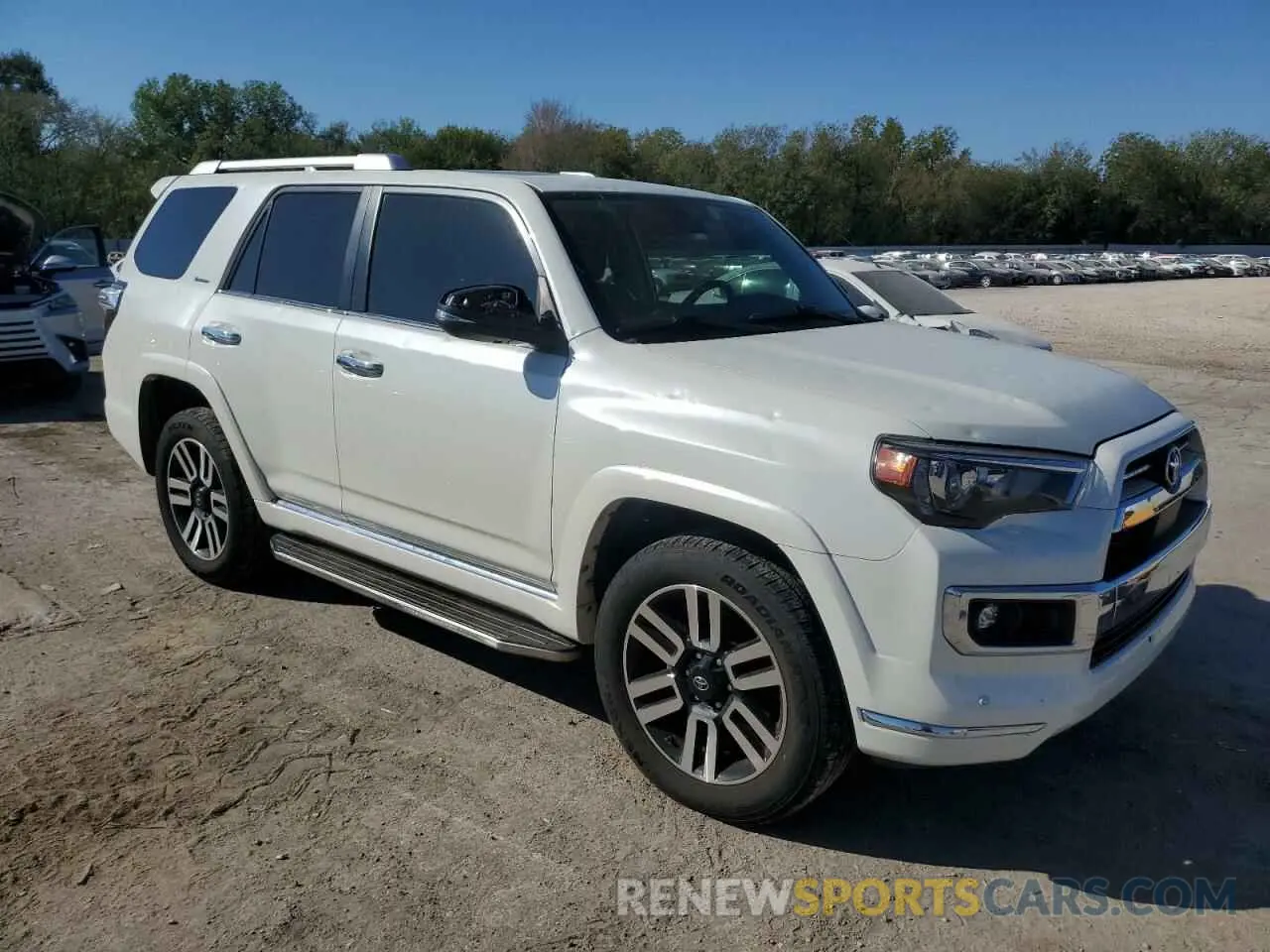 4 Photograph of a damaged car JTEKU5JR0M5841781 TOYOTA 4RUNNER 2021