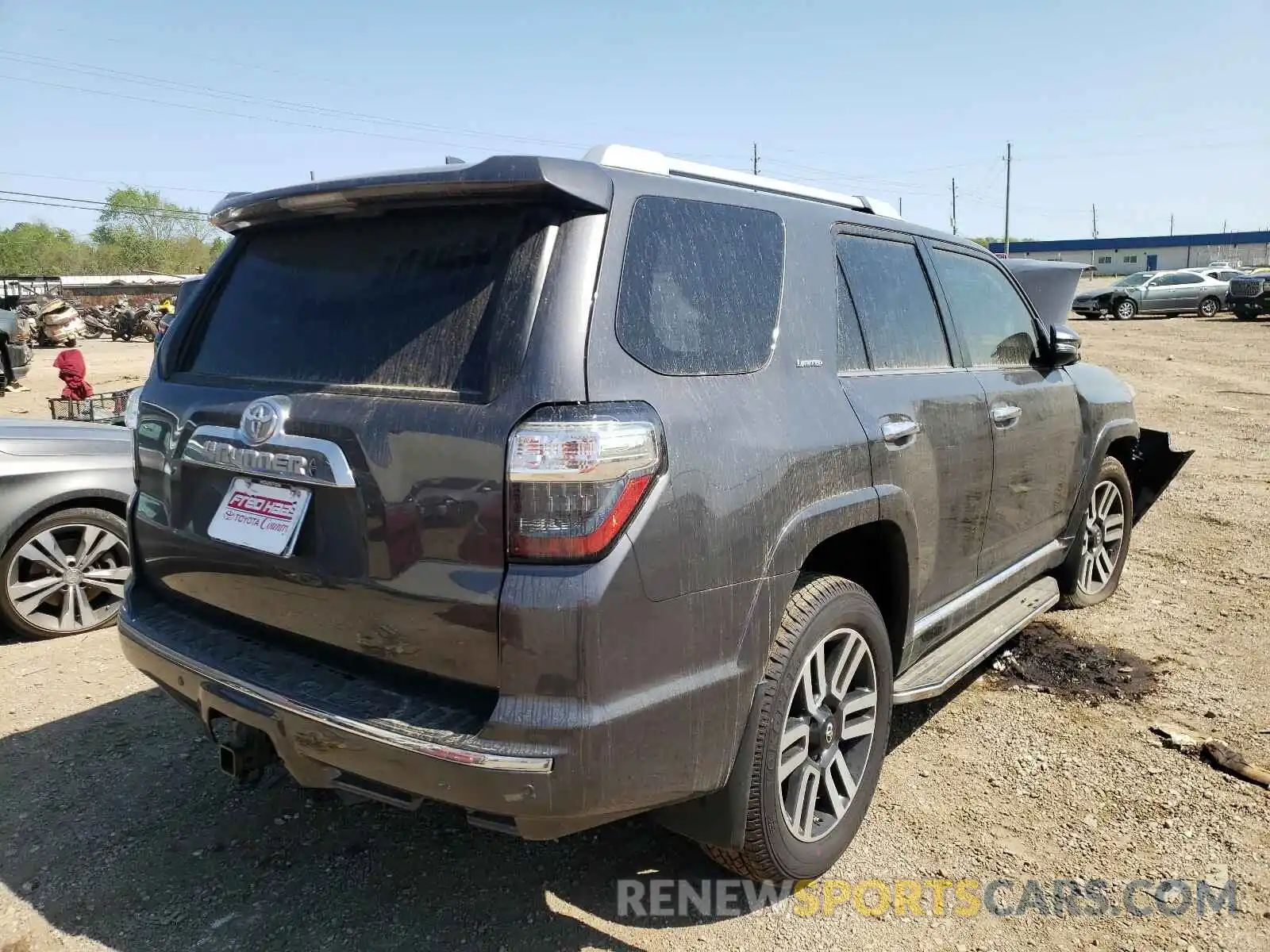 4 Photograph of a damaged car JTEKU5JR0M5872691 TOYOTA 4RUNNER 2021