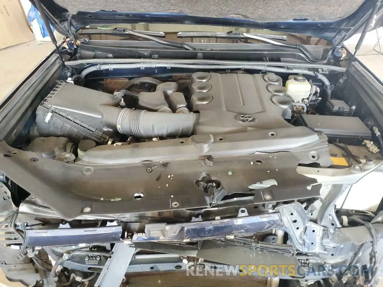 12 Photograph of a damaged car JTEKU5JR0M5896733 TOYOTA 4RUNNER 2021
