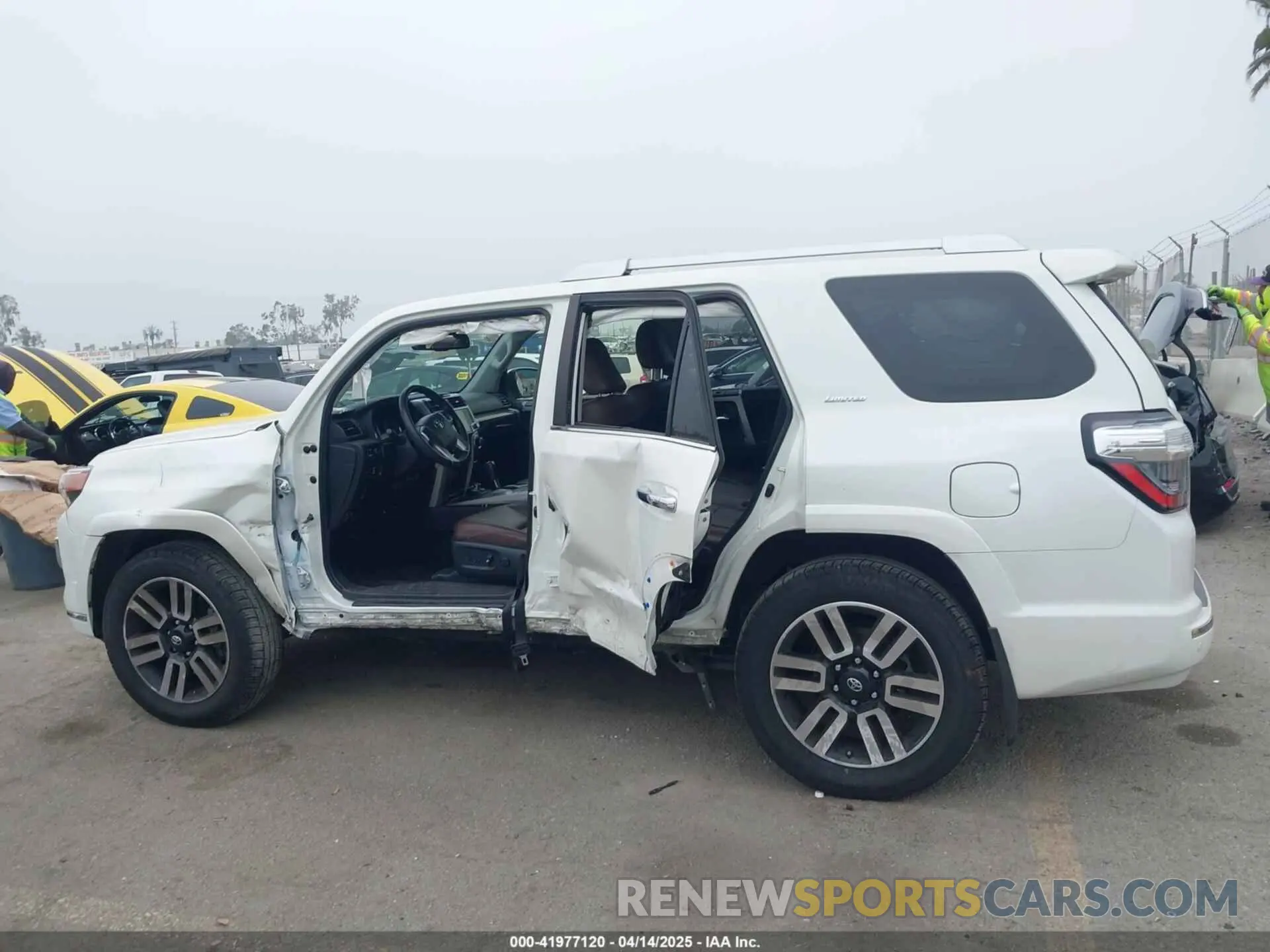 14 Photograph of a damaged car JTEKU5JR1M5848237 TOYOTA 4RUNNER 2021