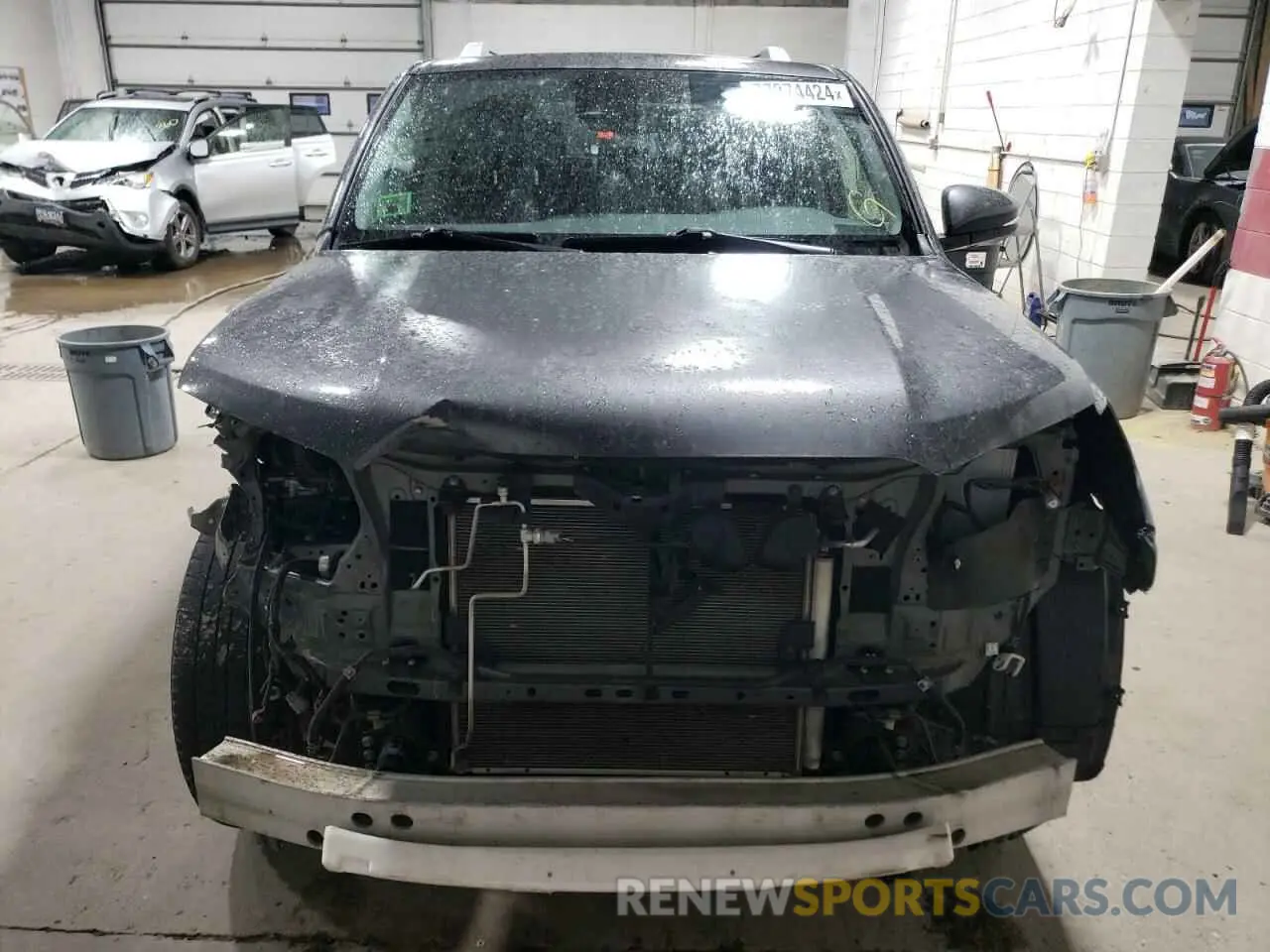 5 Photograph of a damaged car JTEKU5JR2M5841734 TOYOTA 4RUNNER 2021