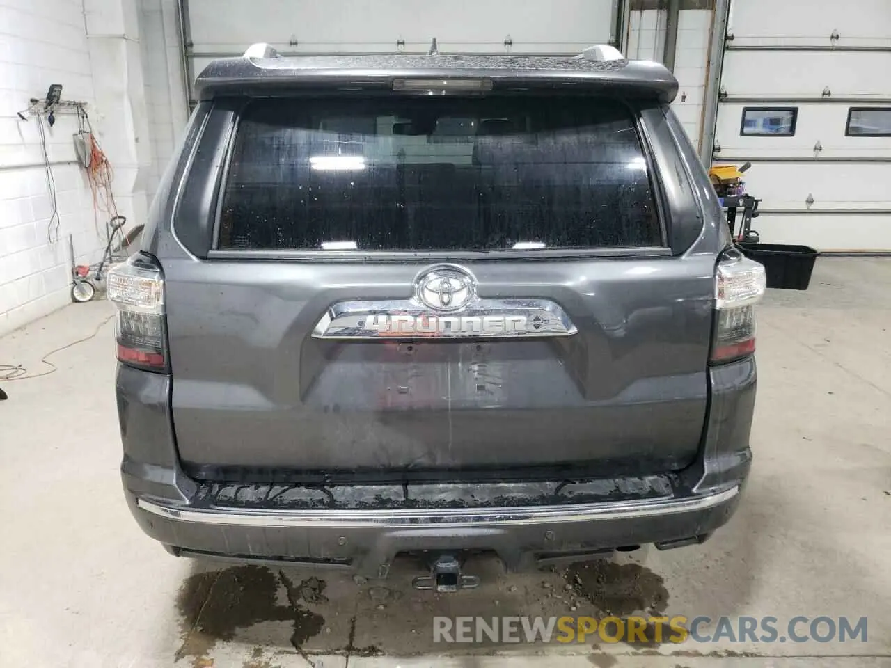 6 Photograph of a damaged car JTEKU5JR2M5841734 TOYOTA 4RUNNER 2021