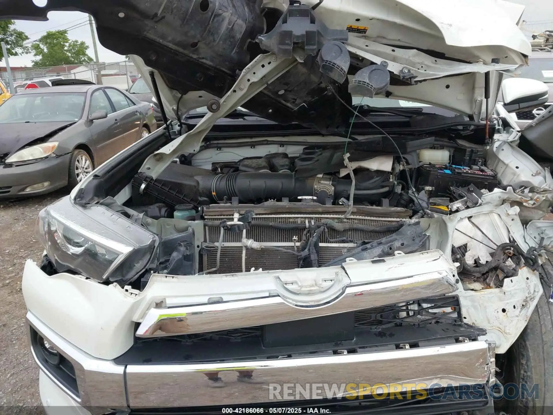10 Photograph of a damaged car JTEKU5JR3M5885466 TOYOTA 4RUNNER 2021