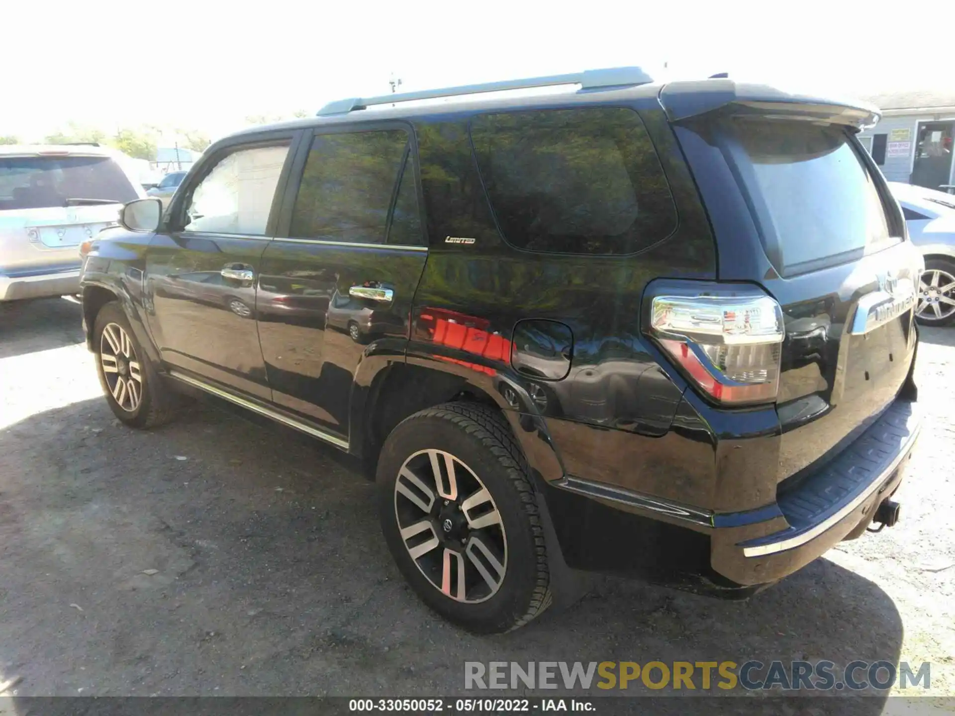 3 Photograph of a damaged car JTEKU5JR3M5915842 TOYOTA 4RUNNER 2021