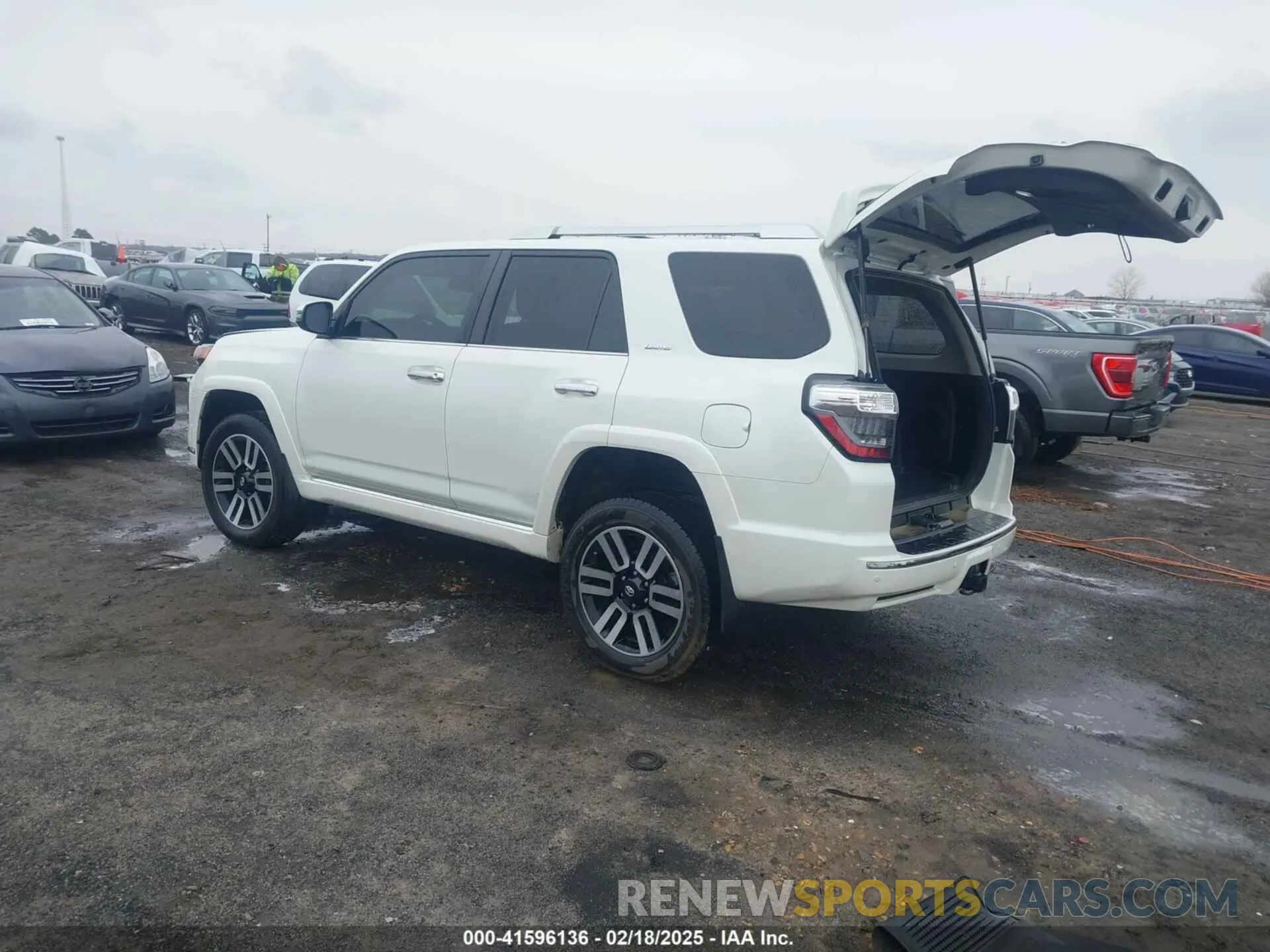 3 Photograph of a damaged car JTEKU5JR4M5892698 TOYOTA 4RUNNER 2021