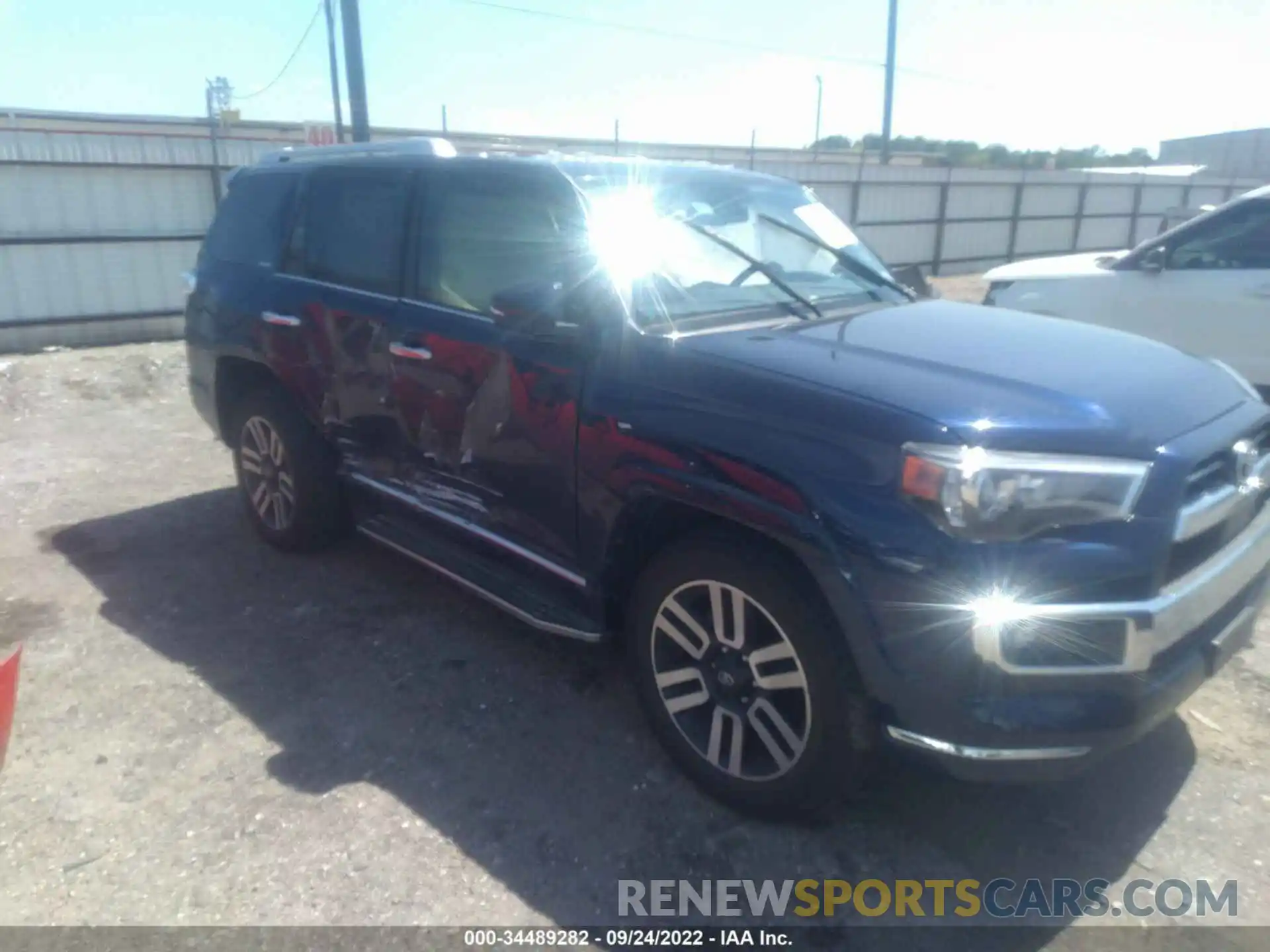 1 Photograph of a damaged car JTEKU5JR5M5846796 TOYOTA 4RUNNER 2021