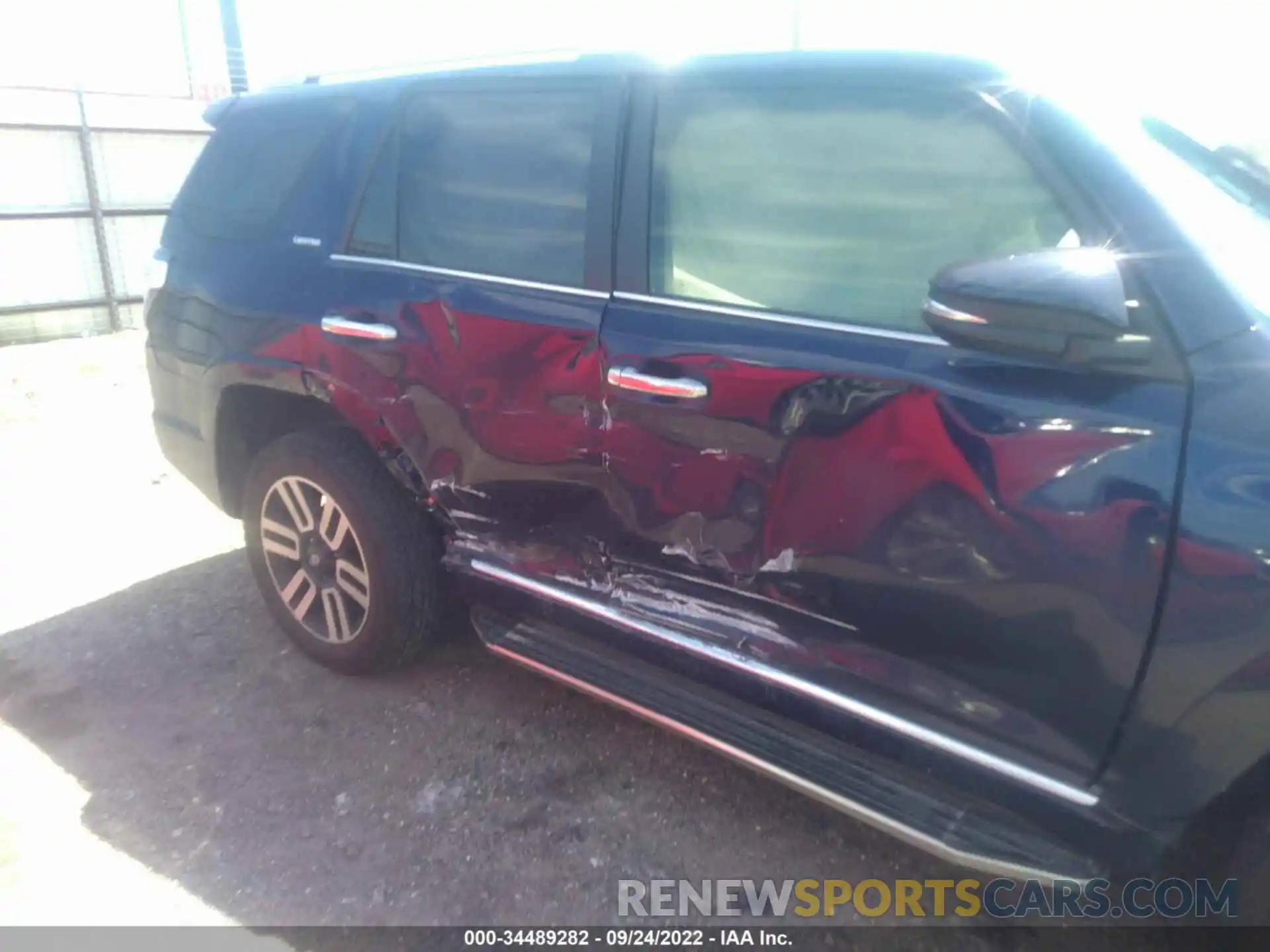 6 Photograph of a damaged car JTEKU5JR5M5846796 TOYOTA 4RUNNER 2021