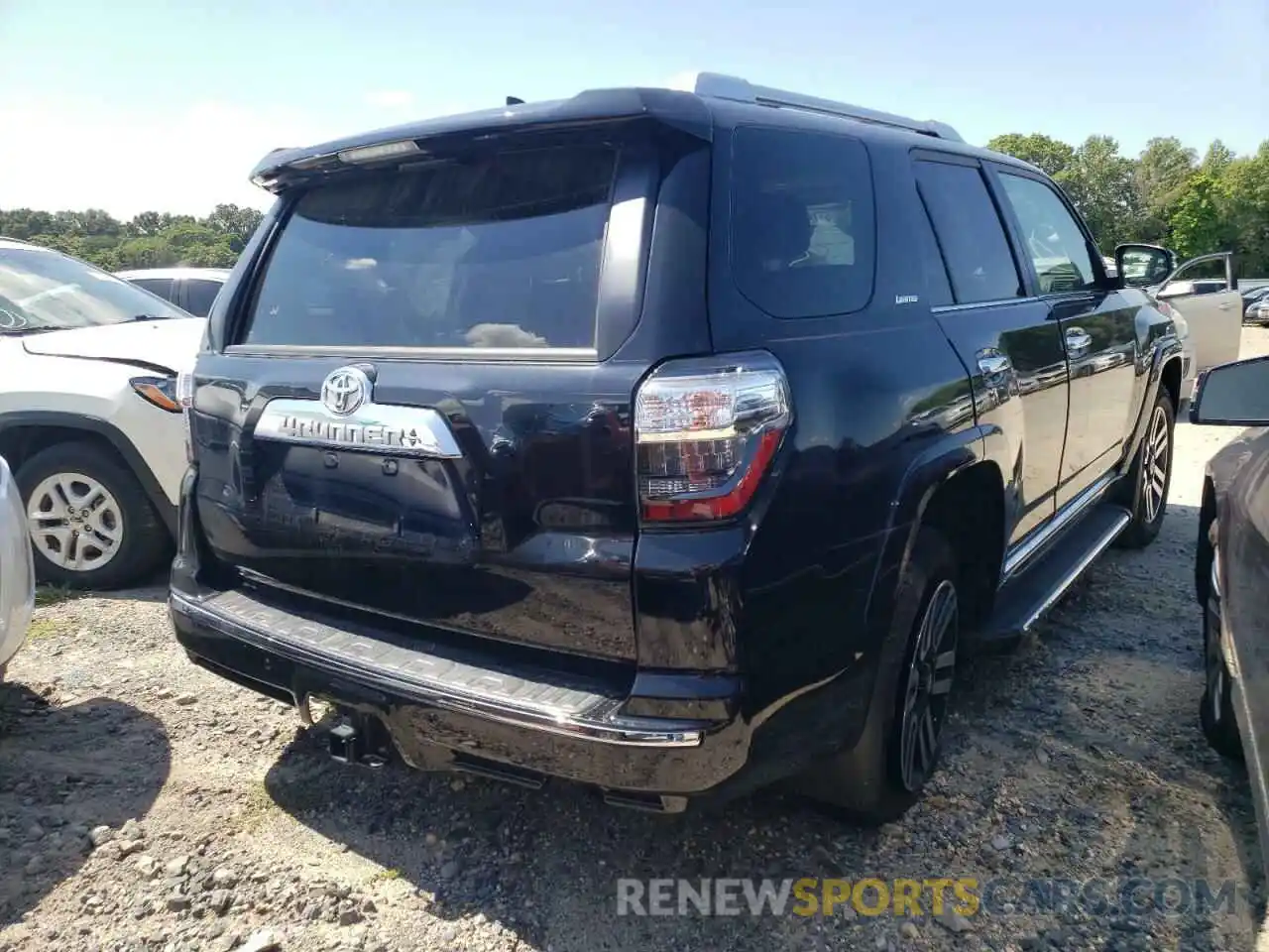 4 Photograph of a damaged car JTEKU5JR5M5900954 TOYOTA 4RUNNER 2021