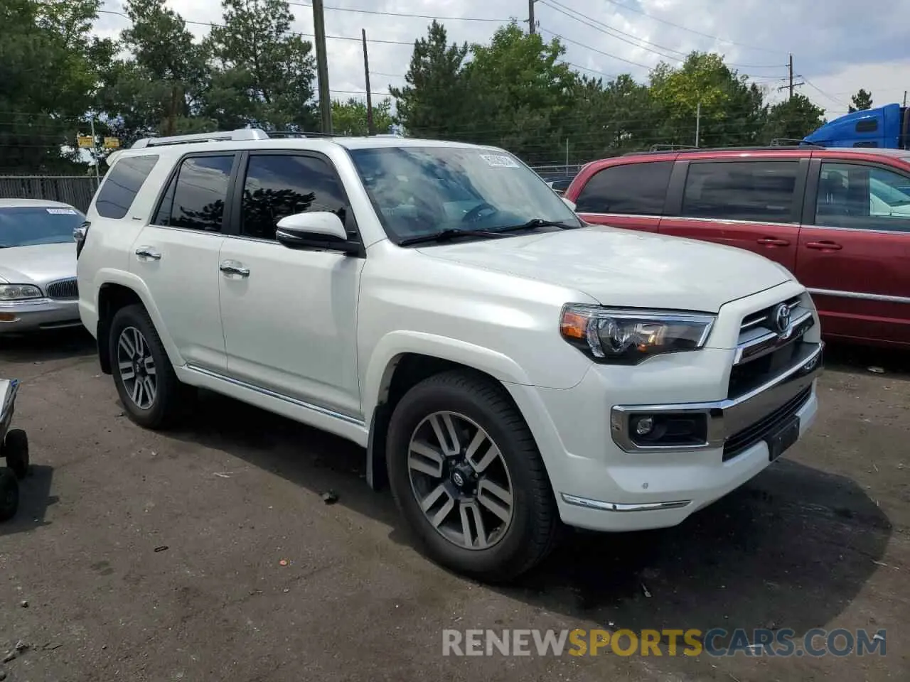 4 Photograph of a damaged car JTEKU5JR6M5879712 TOYOTA 4RUNNER 2021