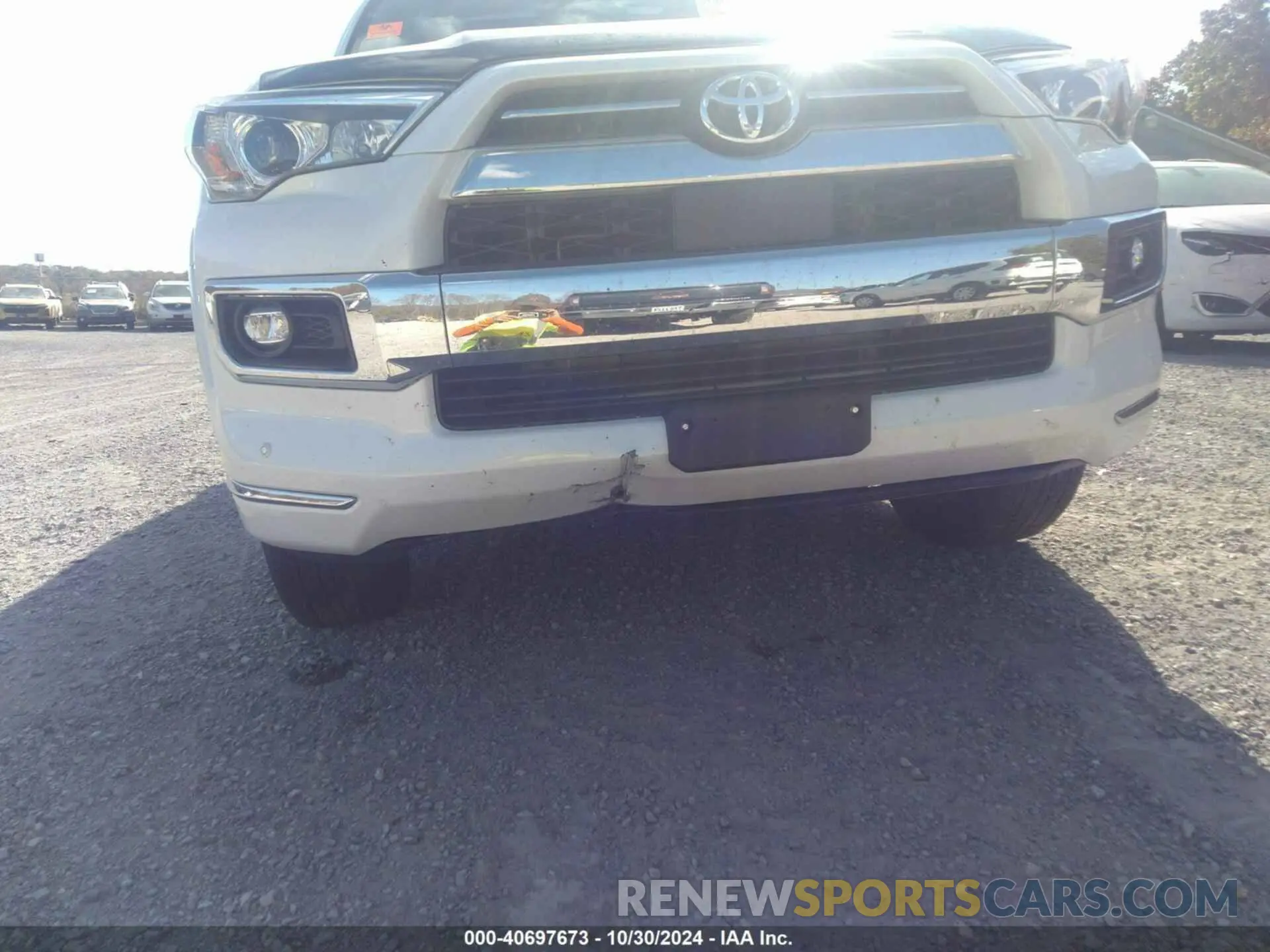 17 Photograph of a damaged car JTEKU5JR6M5881881 TOYOTA 4RUNNER 2021