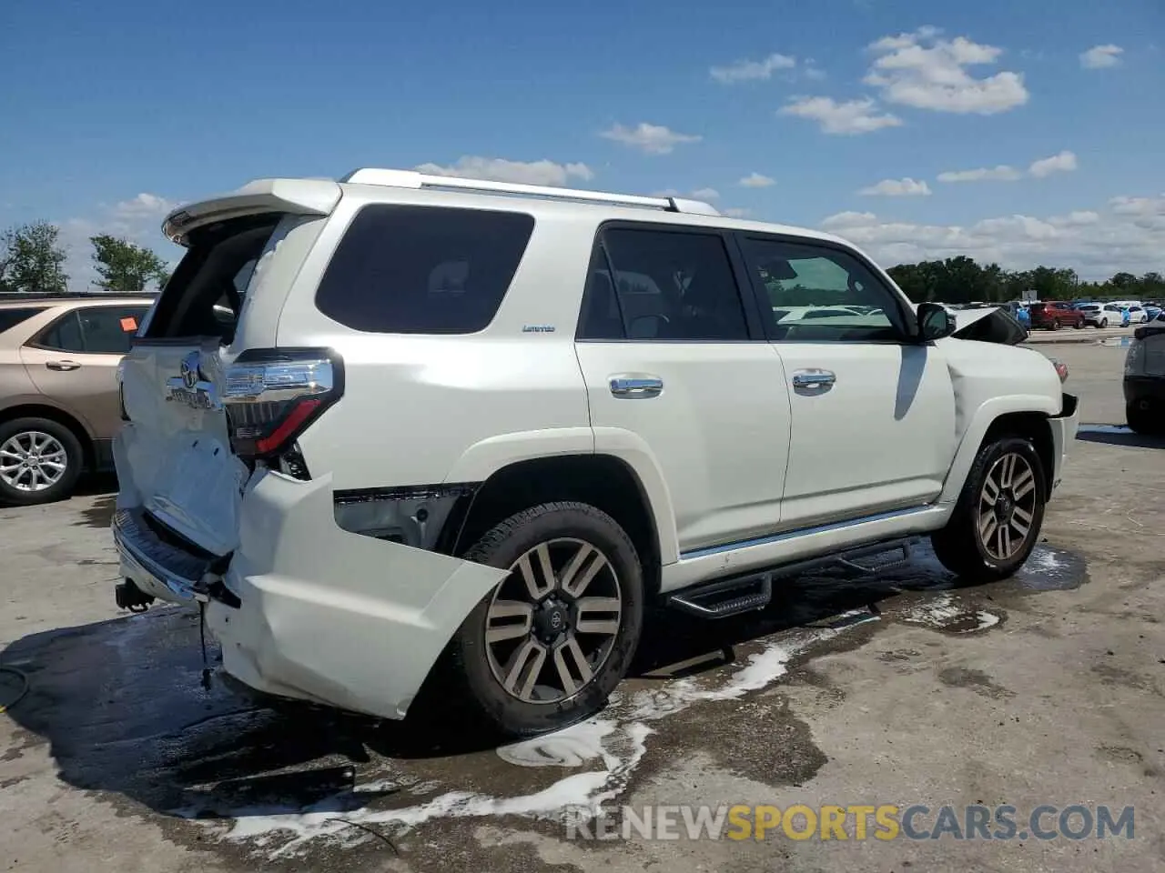 3 Photograph of a damaged car JTEKU5JR7M5875457 TOYOTA 4RUNNER 2021