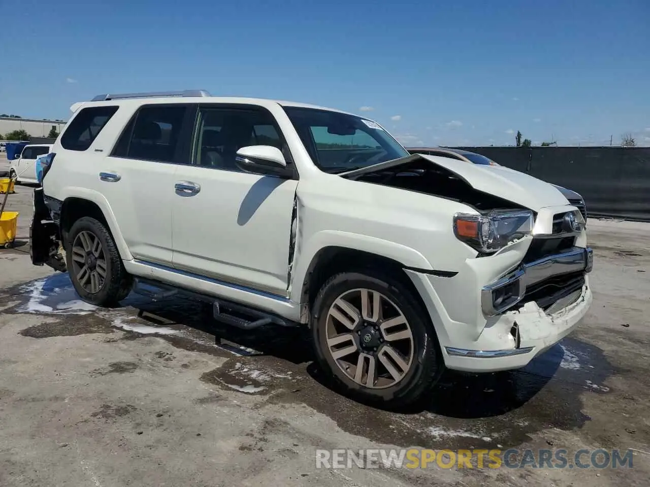4 Photograph of a damaged car JTEKU5JR7M5875457 TOYOTA 4RUNNER 2021