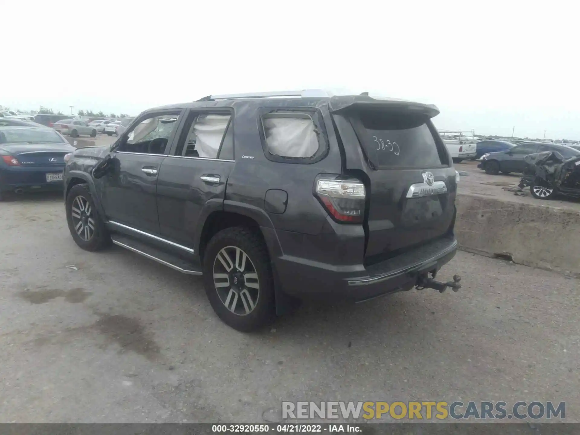 3 Photograph of a damaged car JTEKU5JR7M5949220 TOYOTA 4RUNNER 2021