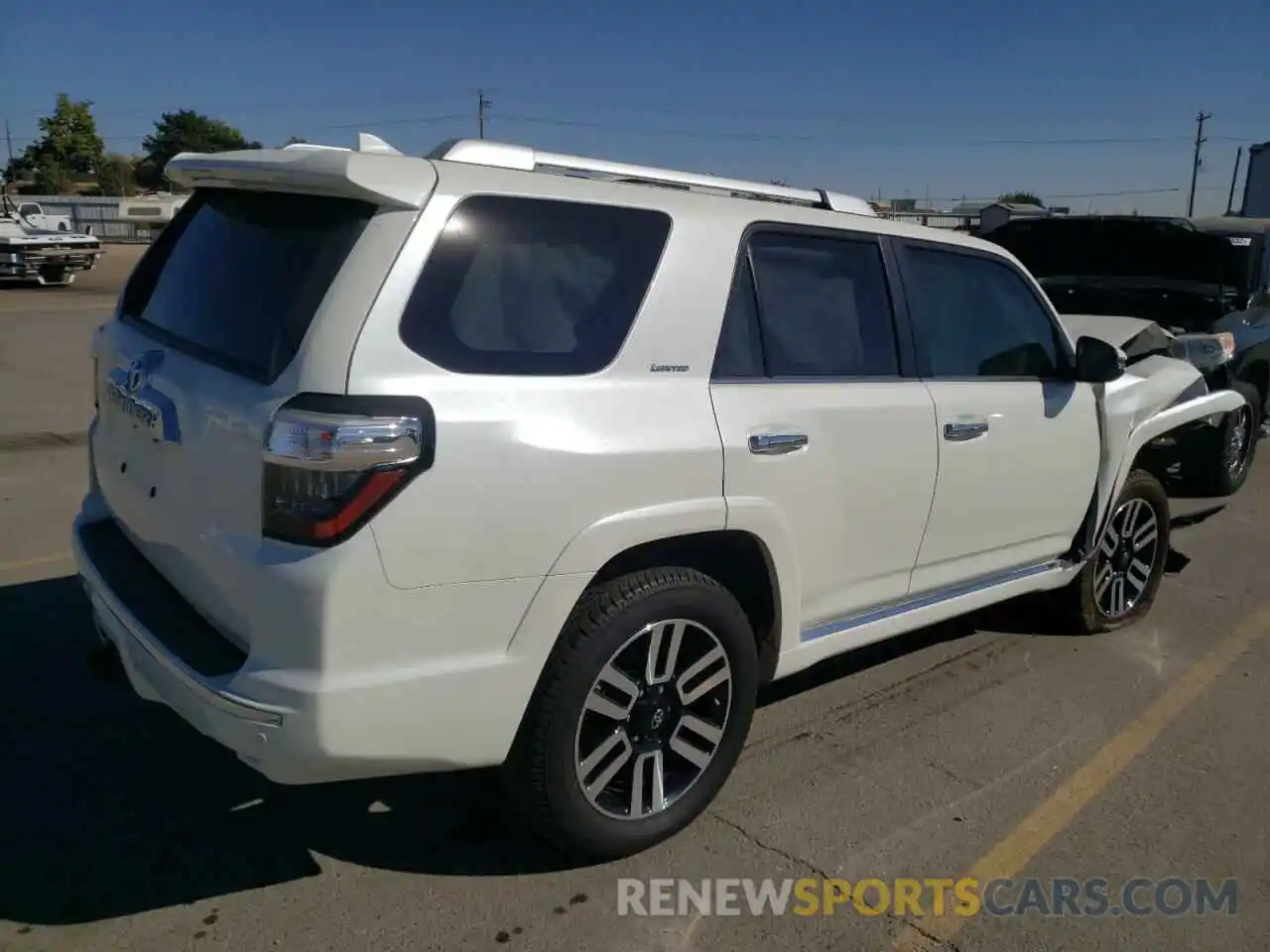 4 Photograph of a damaged car JTEKU5JR8M5964986 TOYOTA 4RUNNER 2021