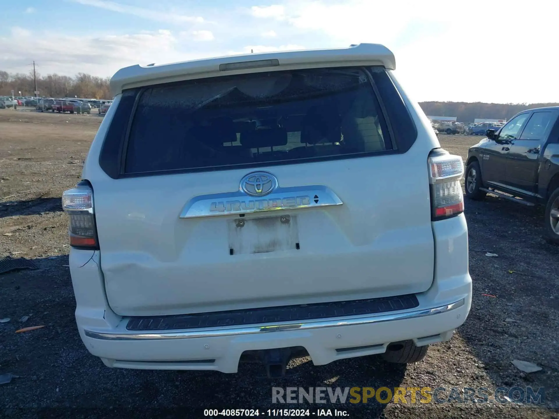 16 Photograph of a damaged car JTEKU5JR9M5881745 TOYOTA 4RUNNER 2021