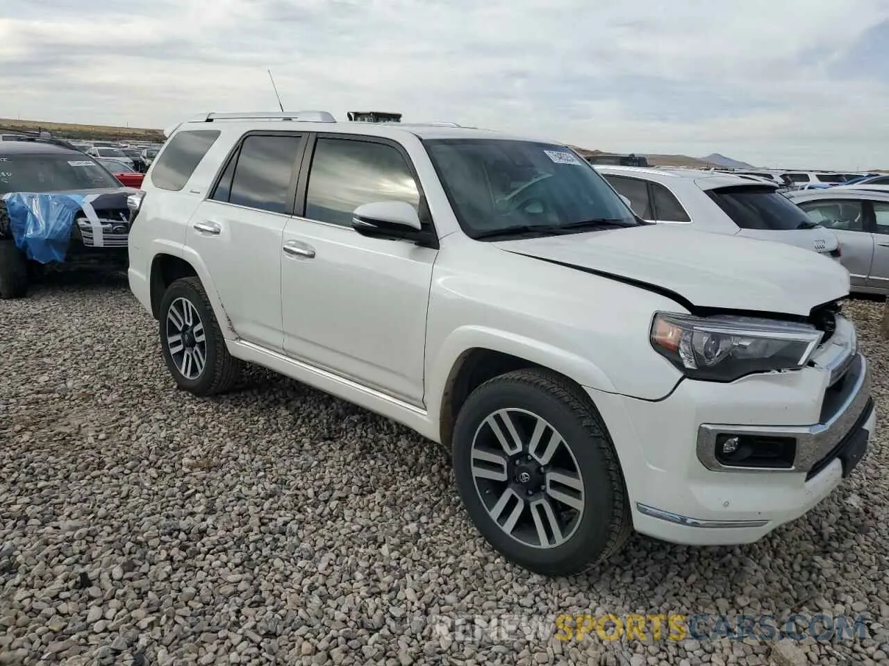 4 Photograph of a damaged car JTEKU5JR9M5948537 TOYOTA 4RUNNER 2021