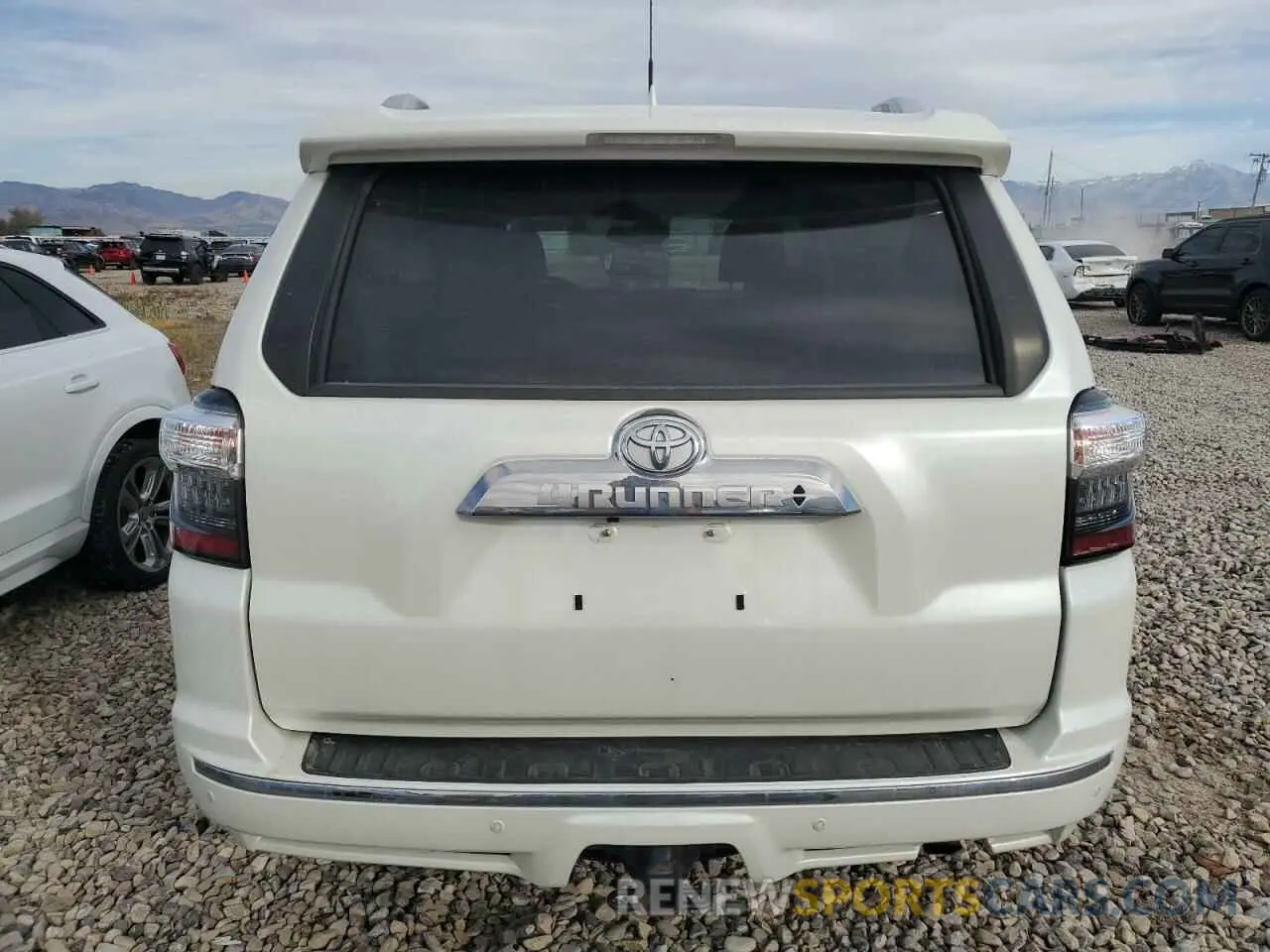 6 Photograph of a damaged car JTEKU5JR9M5948537 TOYOTA 4RUNNER 2021