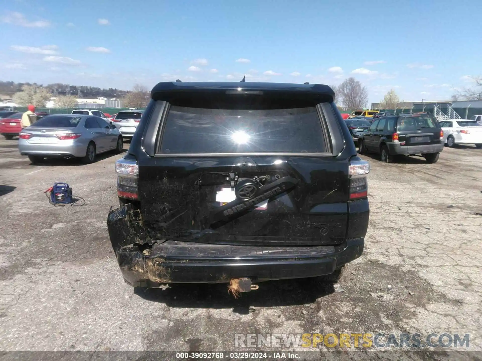 17 Photograph of a damaged car JTELU5JR2M5886452 TOYOTA 4RUNNER 2021