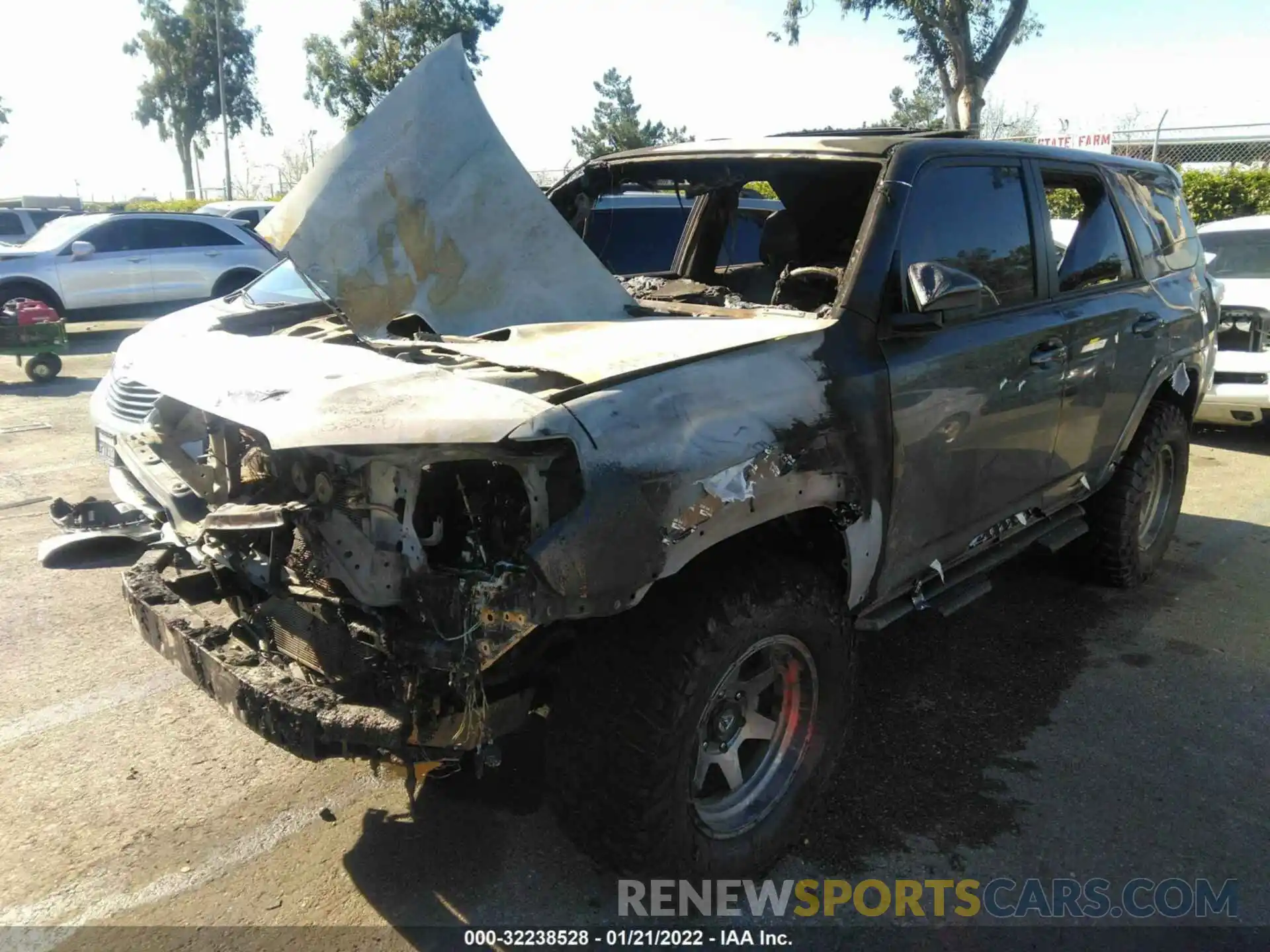 2 Photograph of a damaged car JTELU5JR2M5942731 TOYOTA 4RUNNER 2021