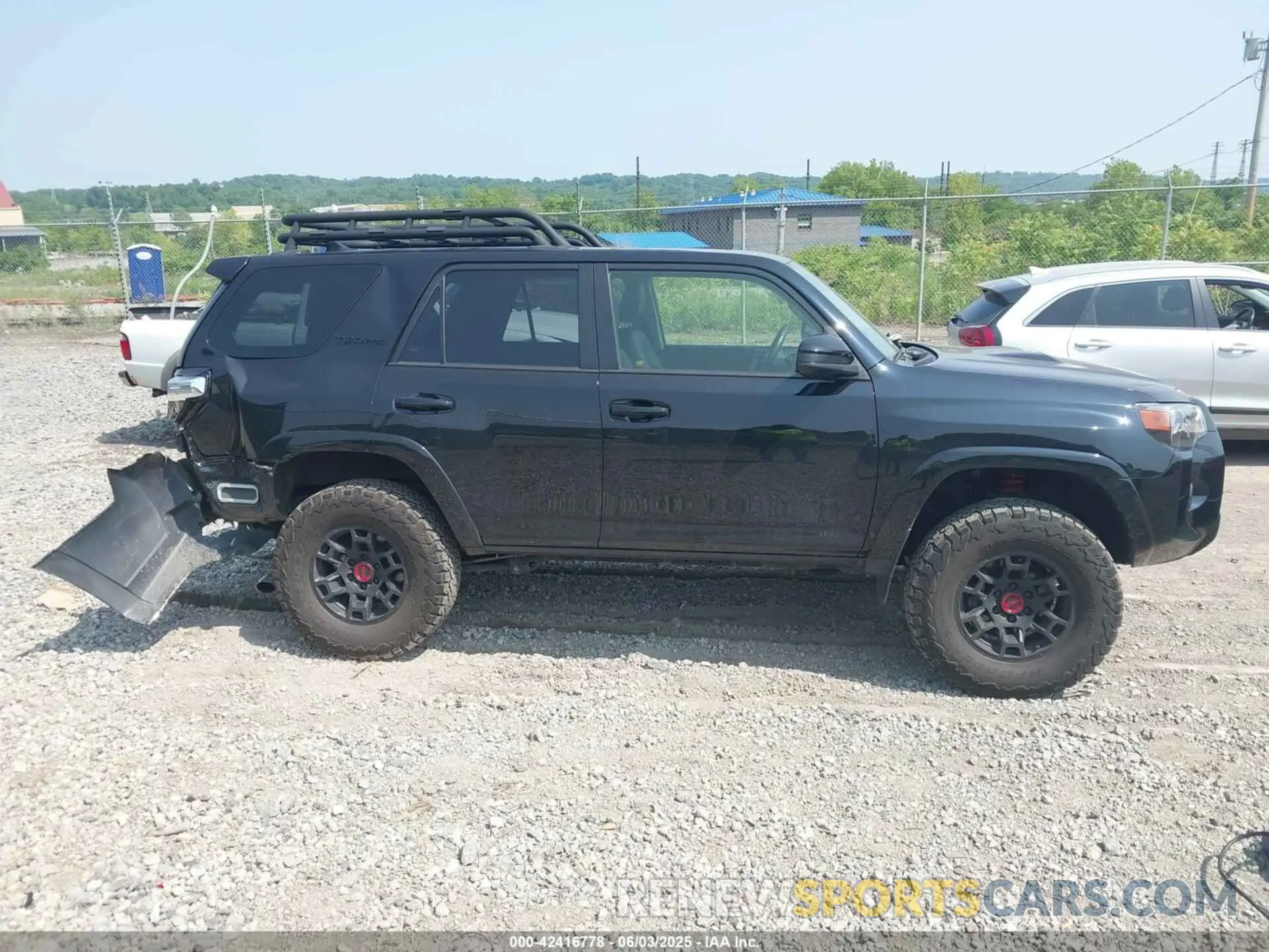 13 Photograph of a damaged car JTELU5JR3M5870244 TOYOTA 4RUNNER 2021